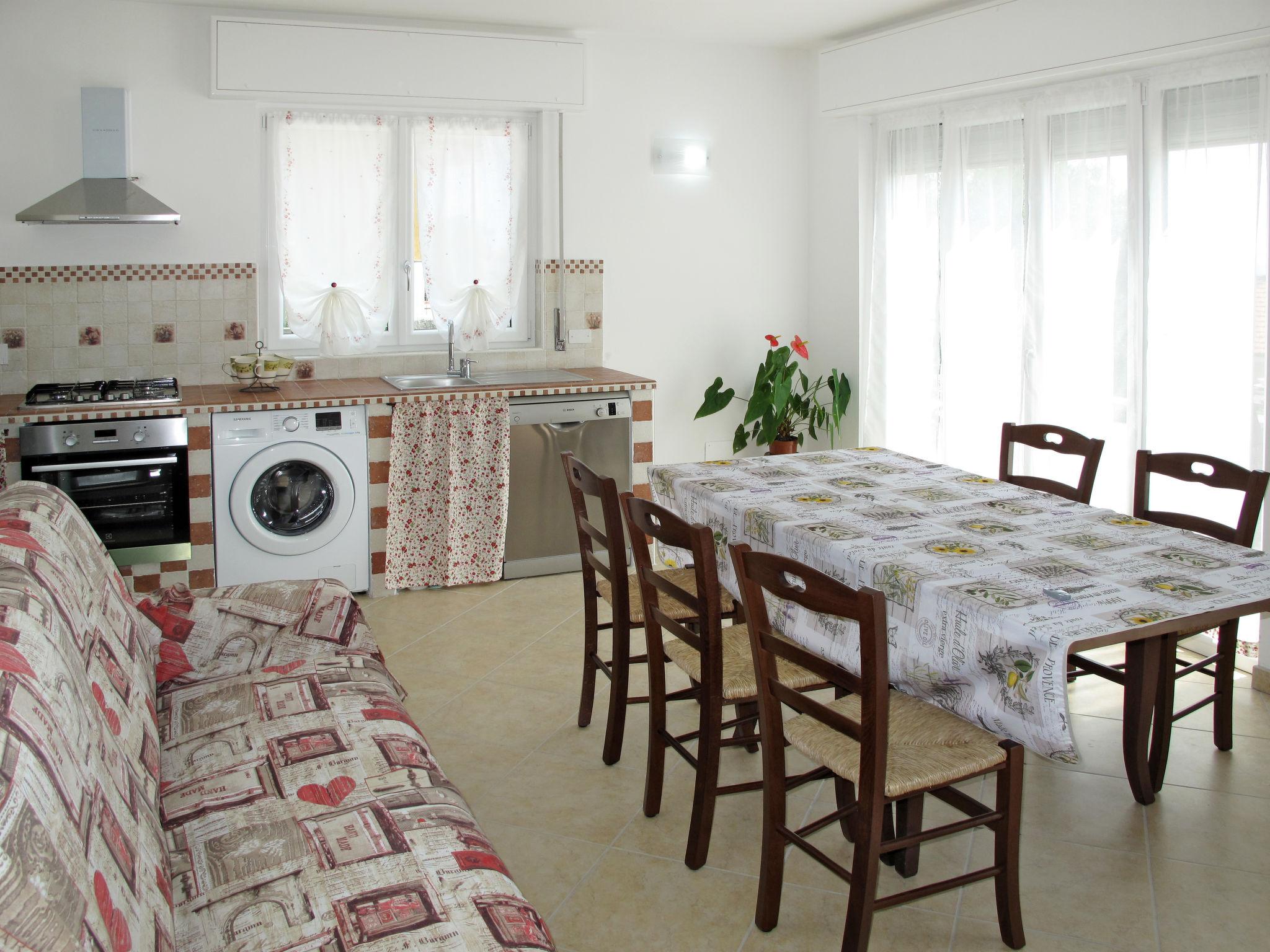 Photo 7 - 2 bedroom Apartment in San Lorenzo al Mare with garden and sea view