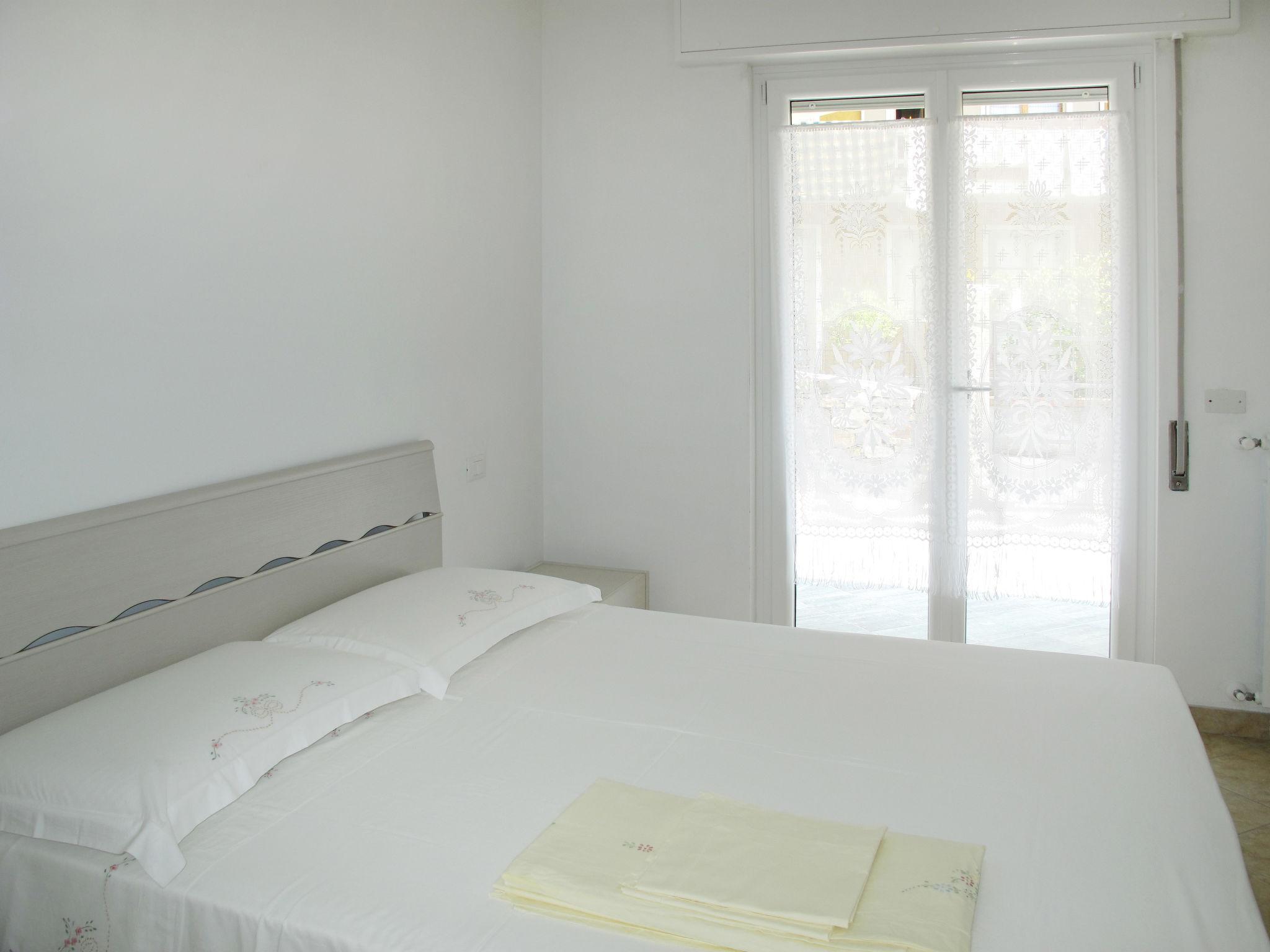 Foto 8 - Apartamento de 2 quartos em San Lorenzo al Mare com jardim e vistas do mar