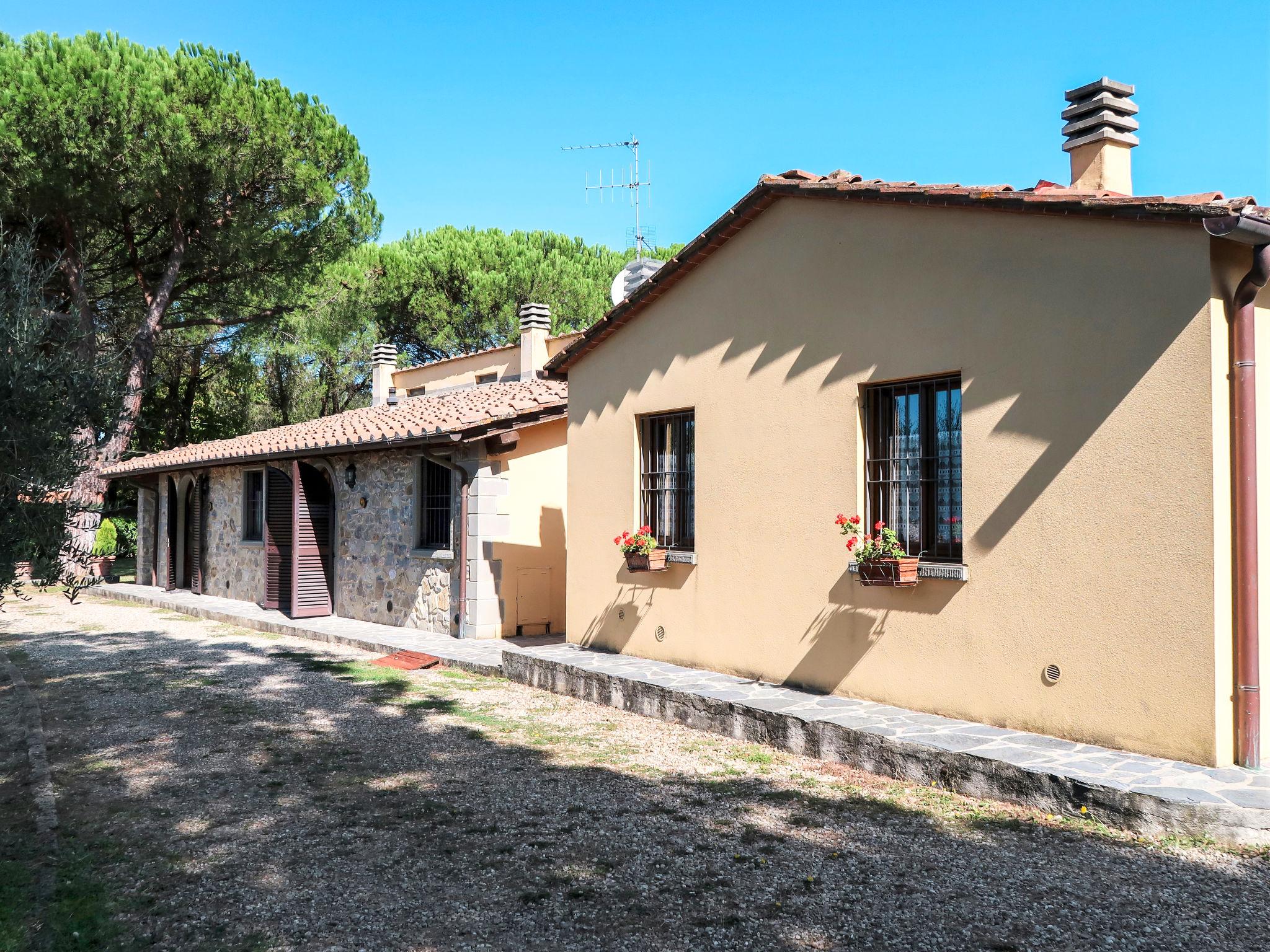 Photo 22 - 2 bedroom House in Bucine with swimming pool and garden