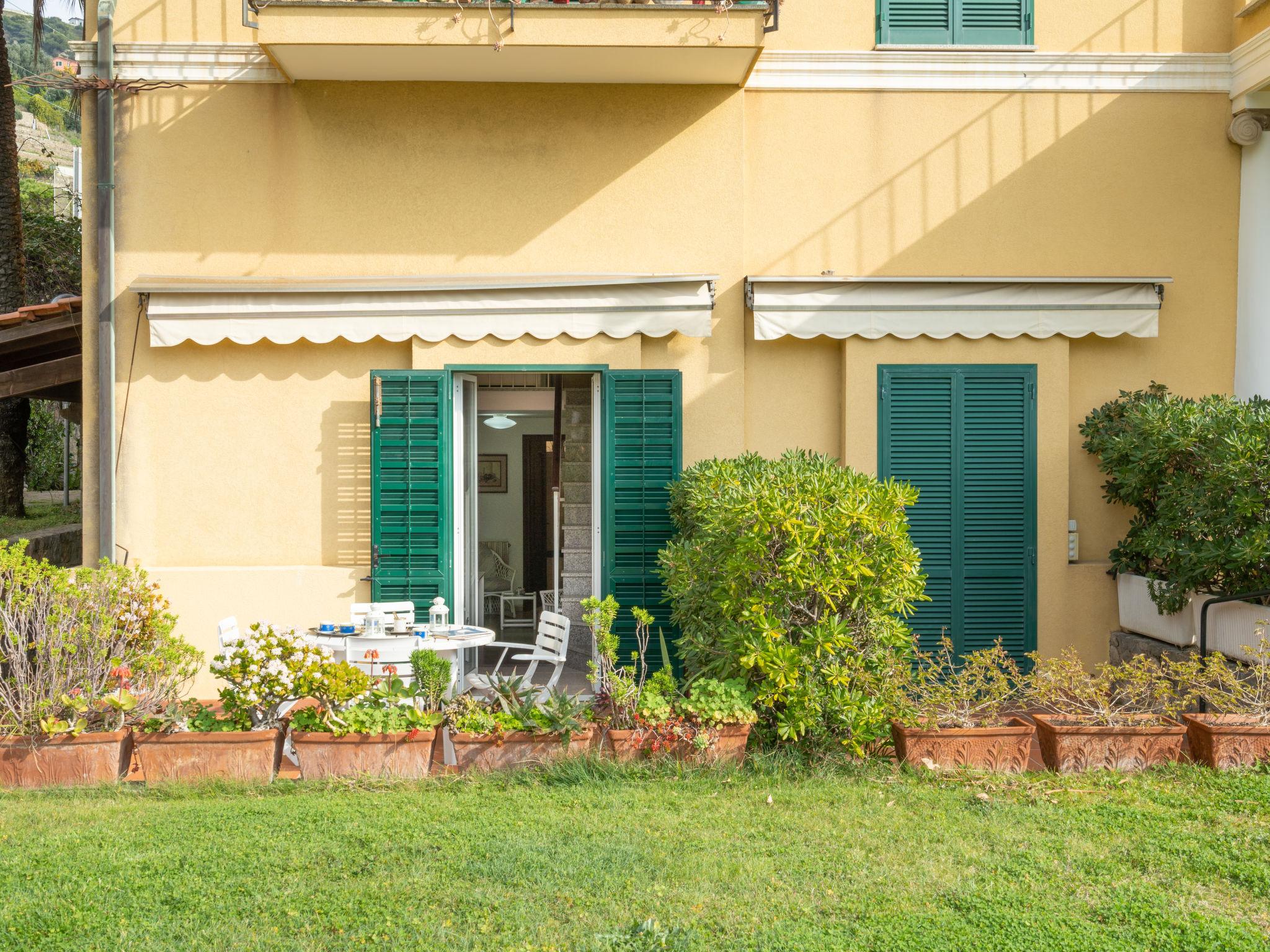 Foto 14 - Appartamento con 1 camera da letto a Ventimiglia con piscina e vista mare