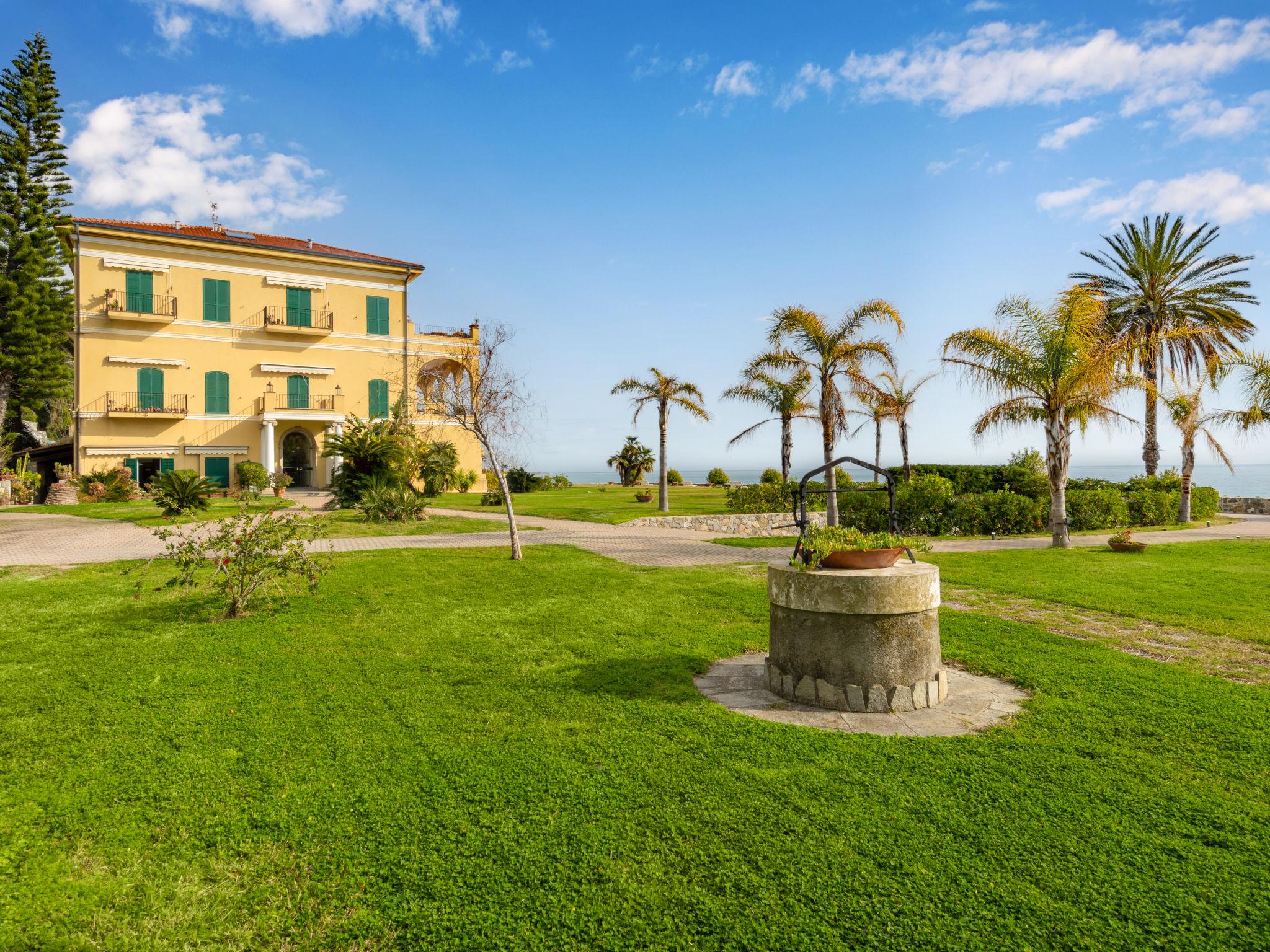 Foto 1 - Appartamento con 1 camera da letto a Ventimiglia con piscina e vista mare