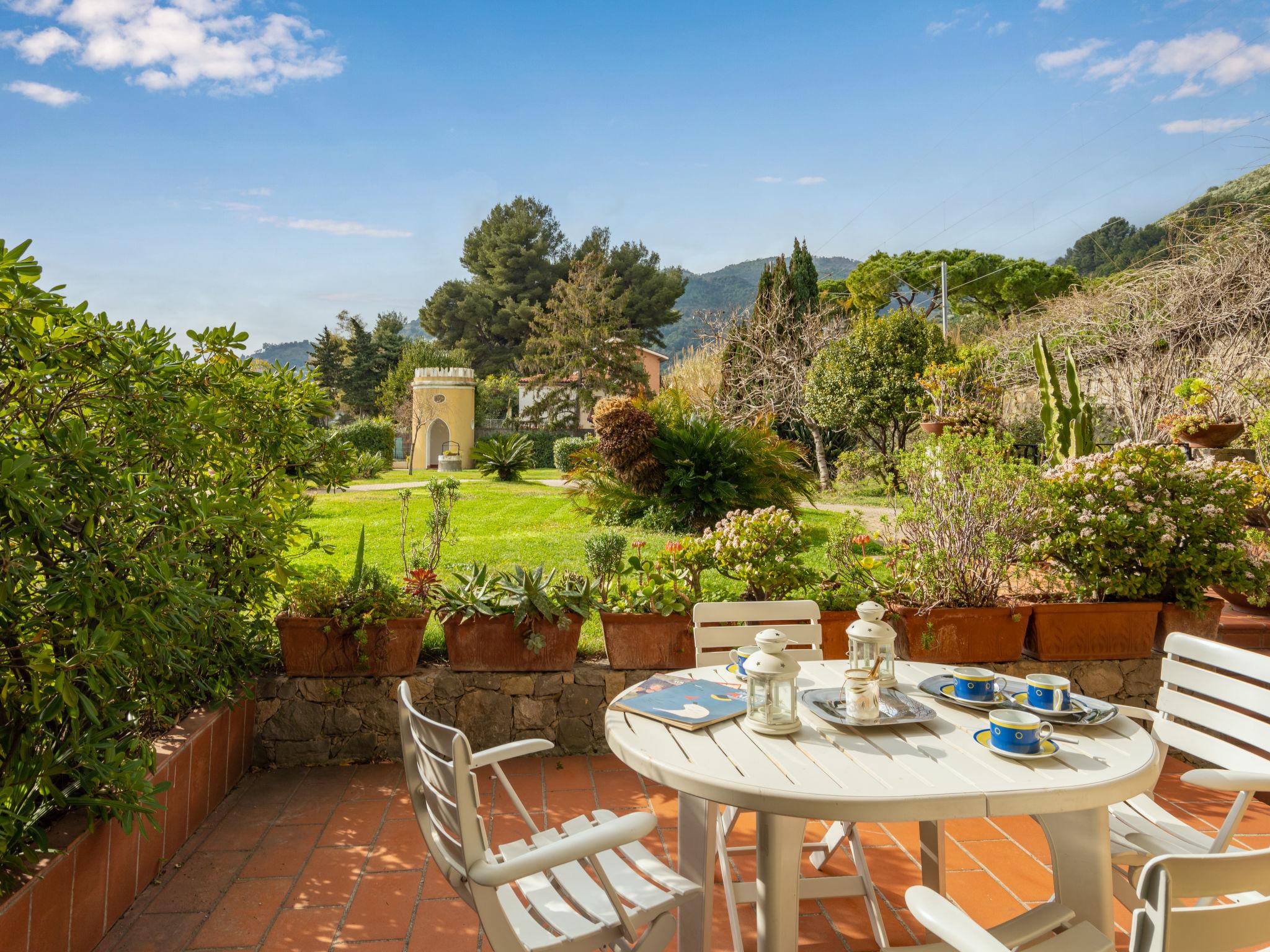 Foto 5 - Appartamento con 1 camera da letto a Ventimiglia con piscina e vista mare