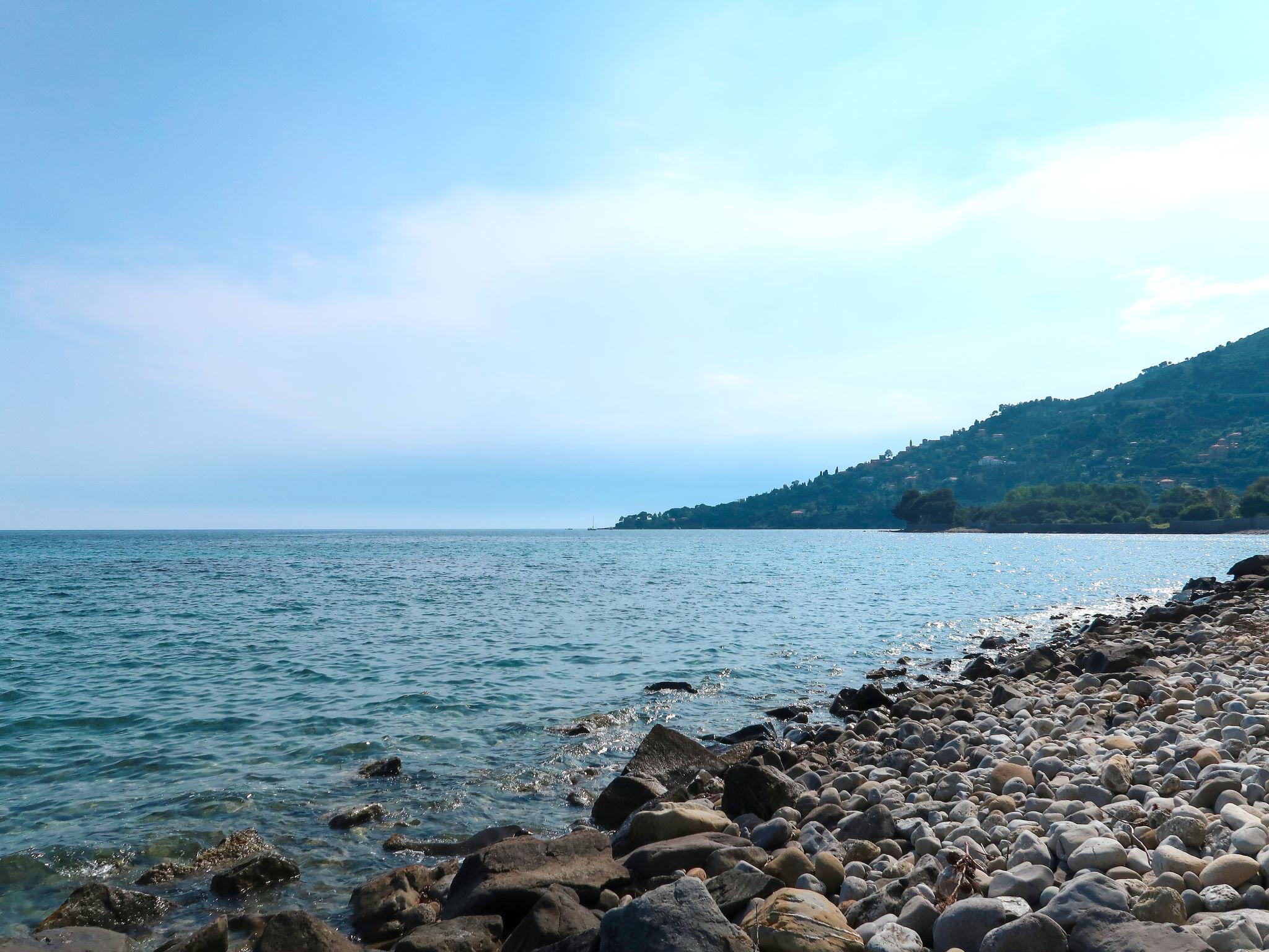 Foto 25 - Appartamento con 1 camera da letto a Ventimiglia con piscina e vista mare