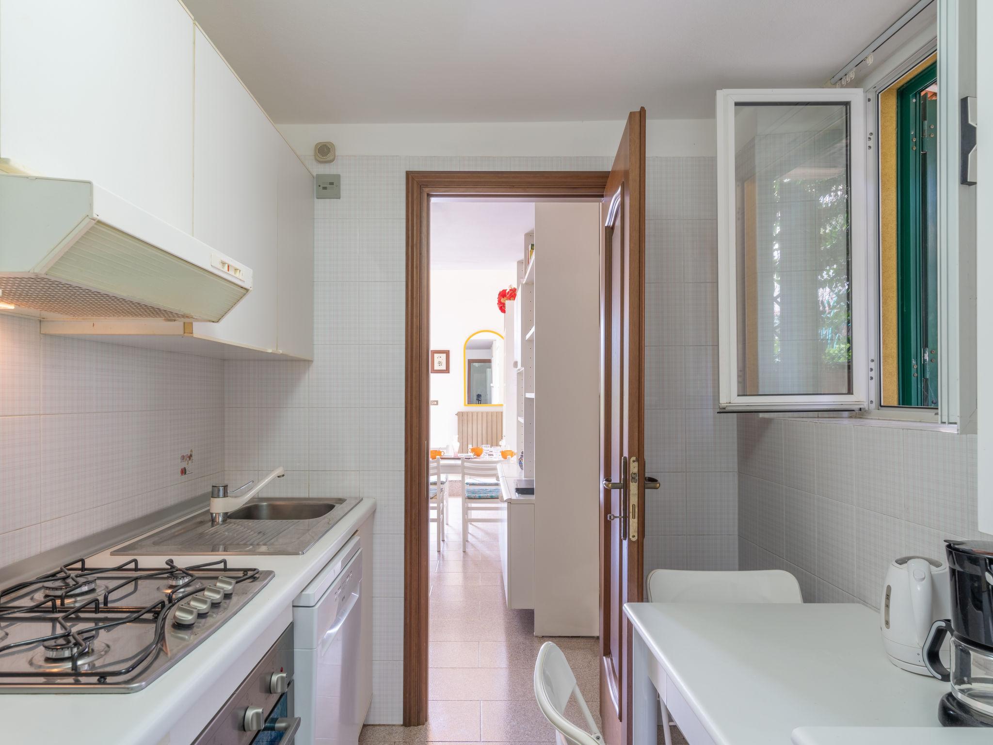 Foto 8 - Apartamento de 1 habitación en Ventimiglia con piscina y vistas al mar