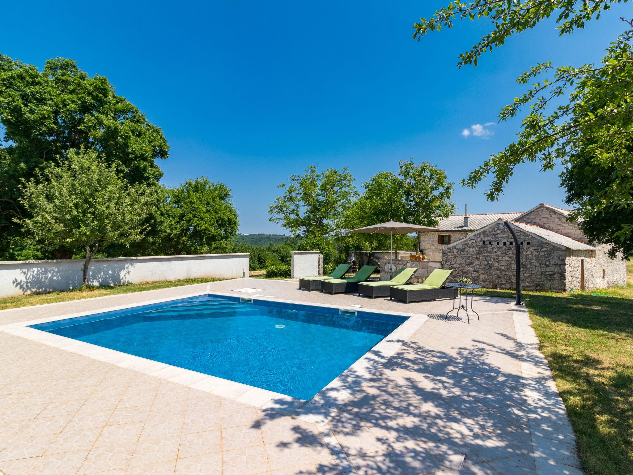 Foto 5 - Casa con 3 camere da letto a Pazin con piscina privata e giardino