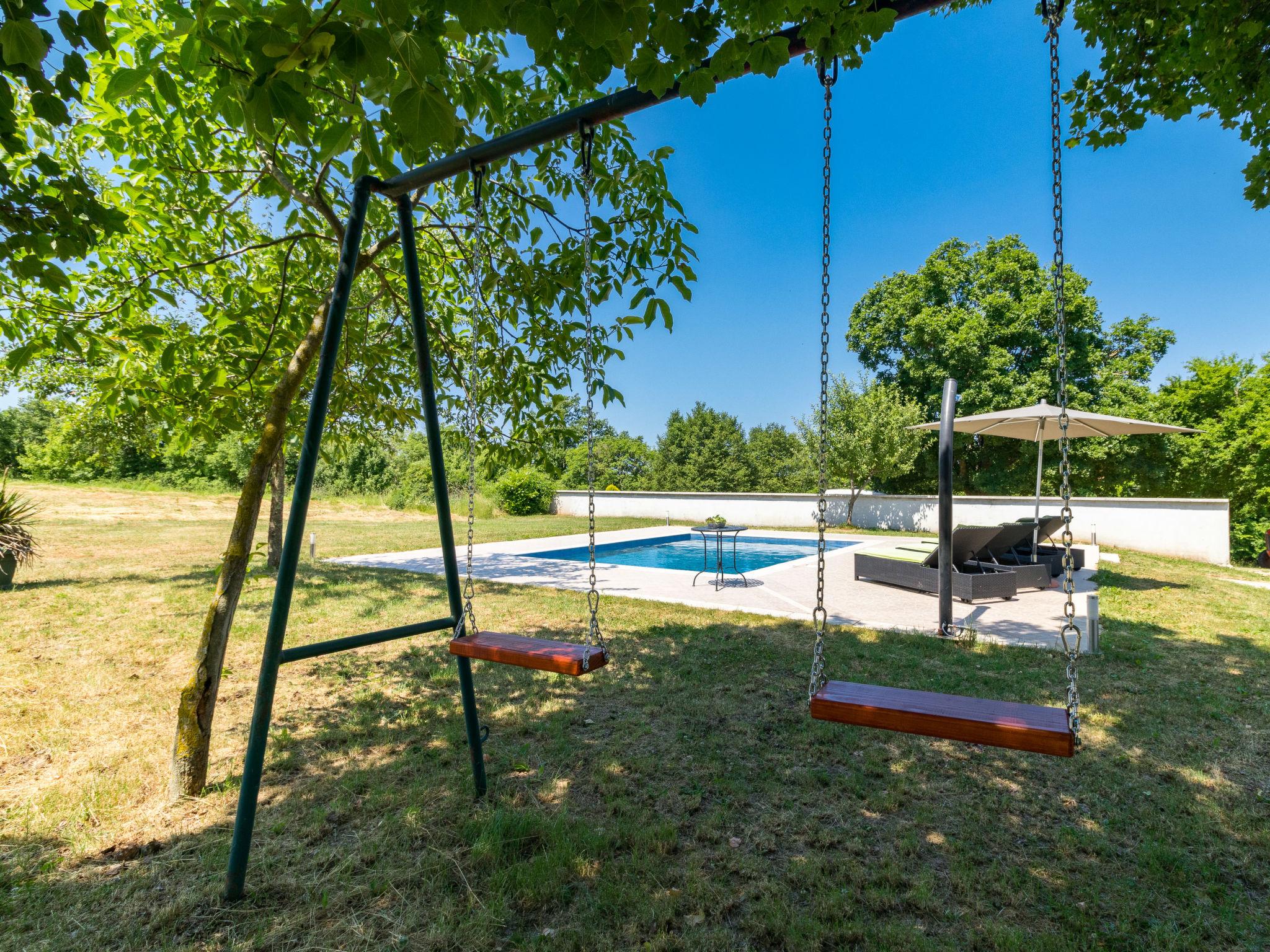 Photo 6 - Maison de 3 chambres à Pazin avec piscine privée et jardin