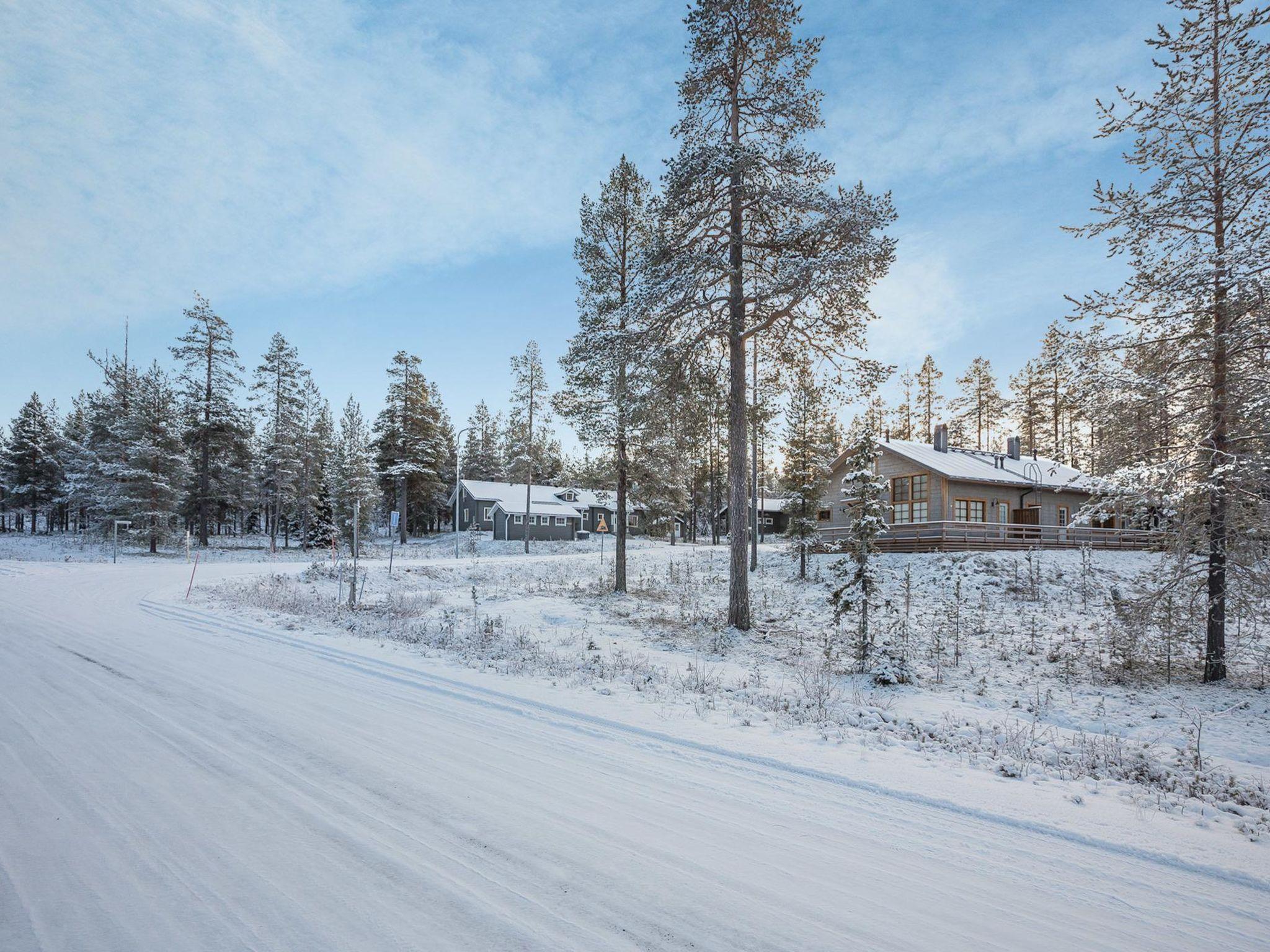 Foto 19 - Haus mit 1 Schlafzimmer in Kolari mit sauna und blick auf die berge