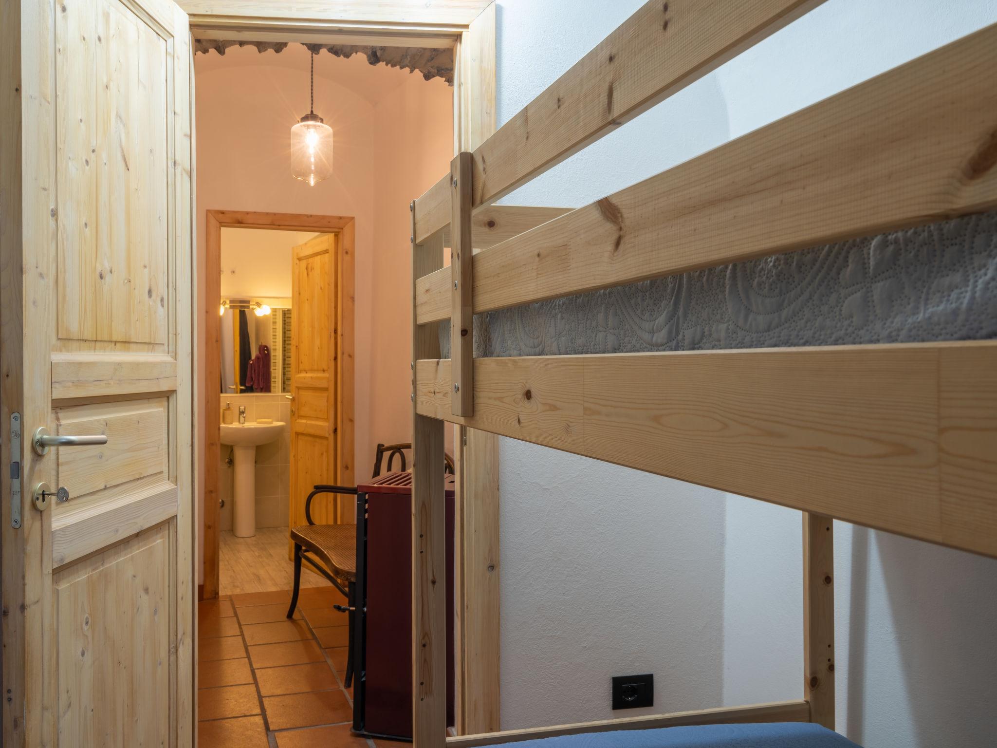Foto 13 - Apartment mit 1 Schlafzimmer in Cisano sul Neva