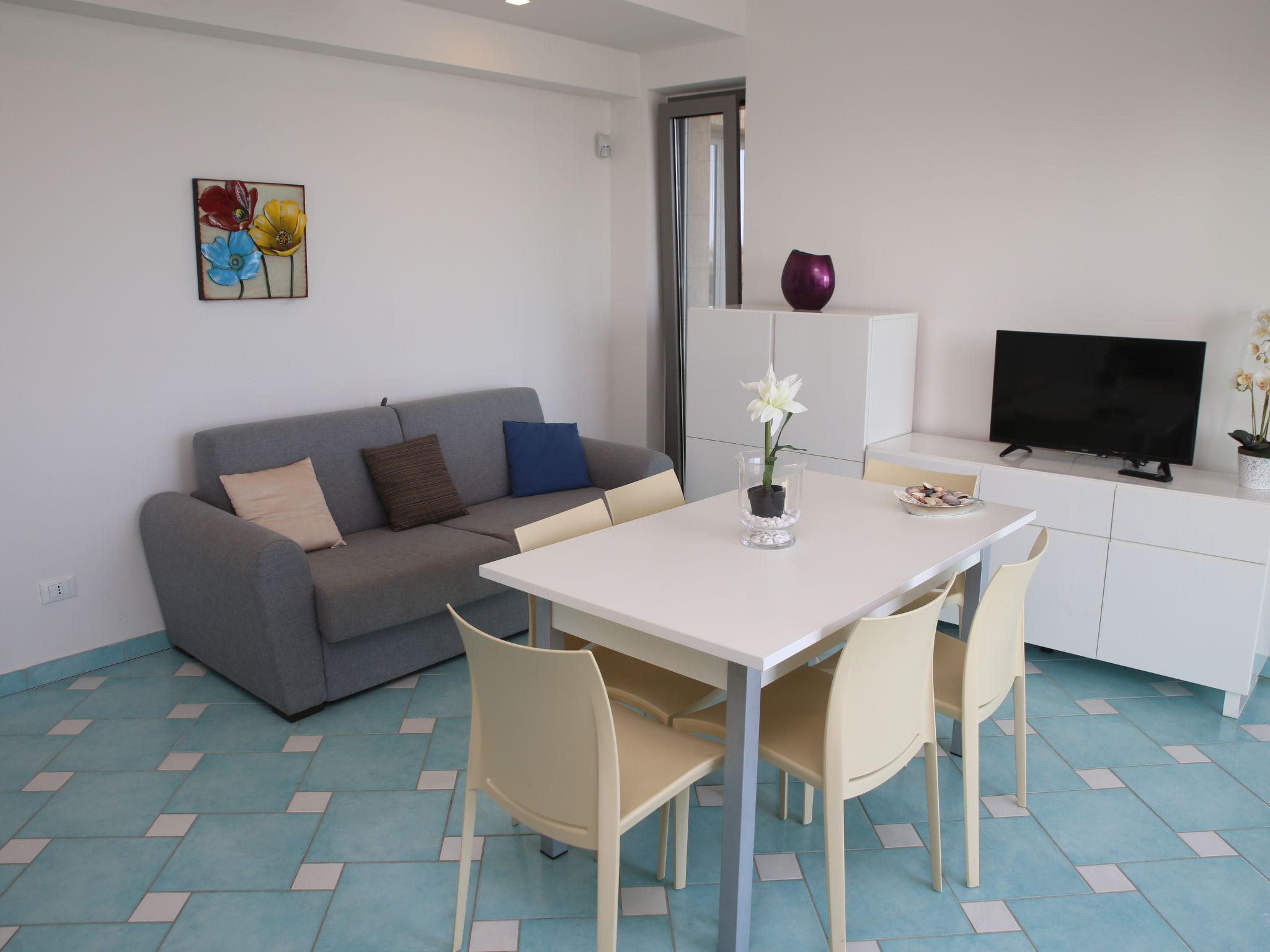 Foto 7 - Apartamento de 2 quartos em Terracina com piscina e jardim