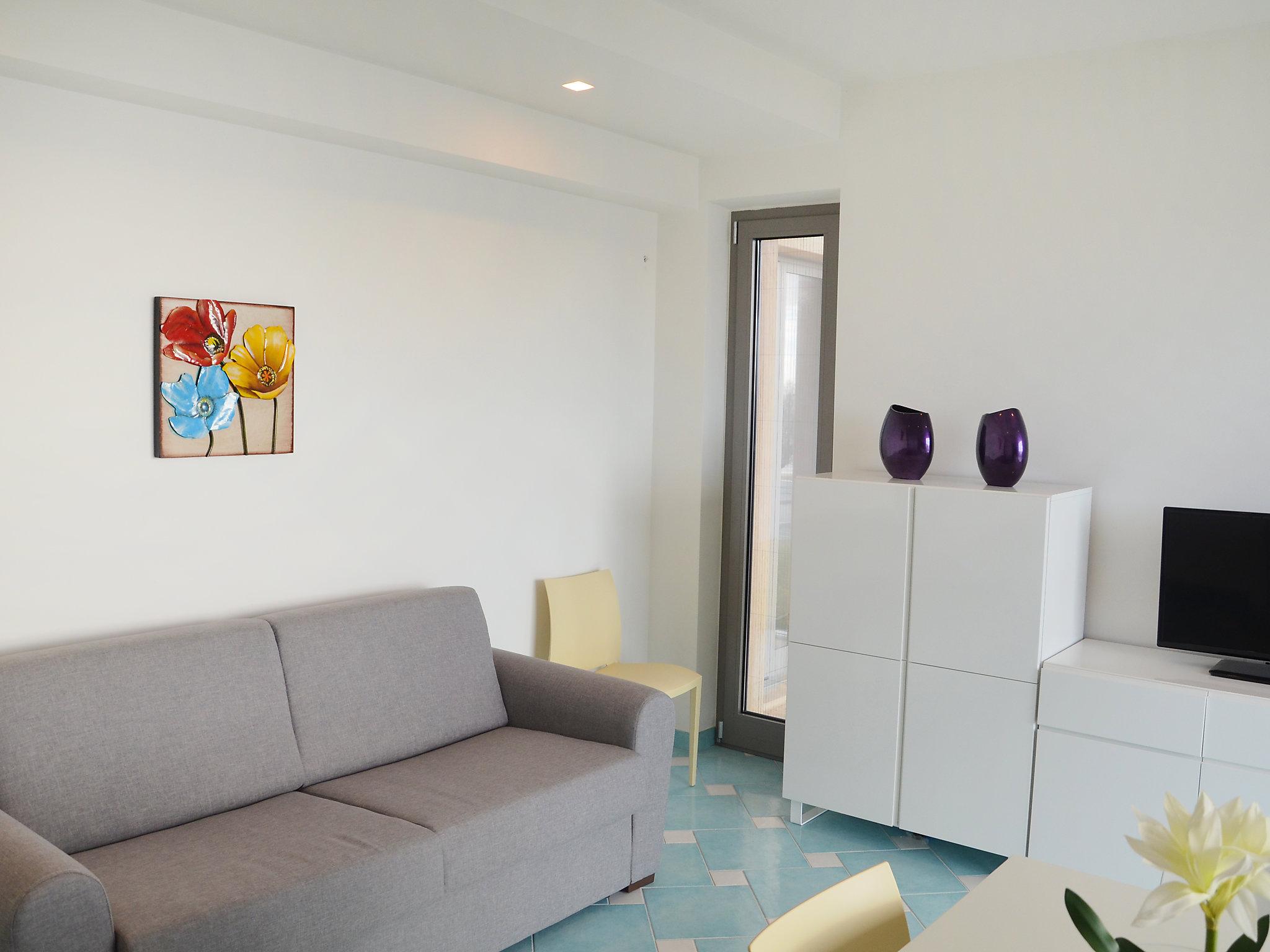 Foto 9 - Apartamento de 2 quartos em Terracina com piscina e jardim