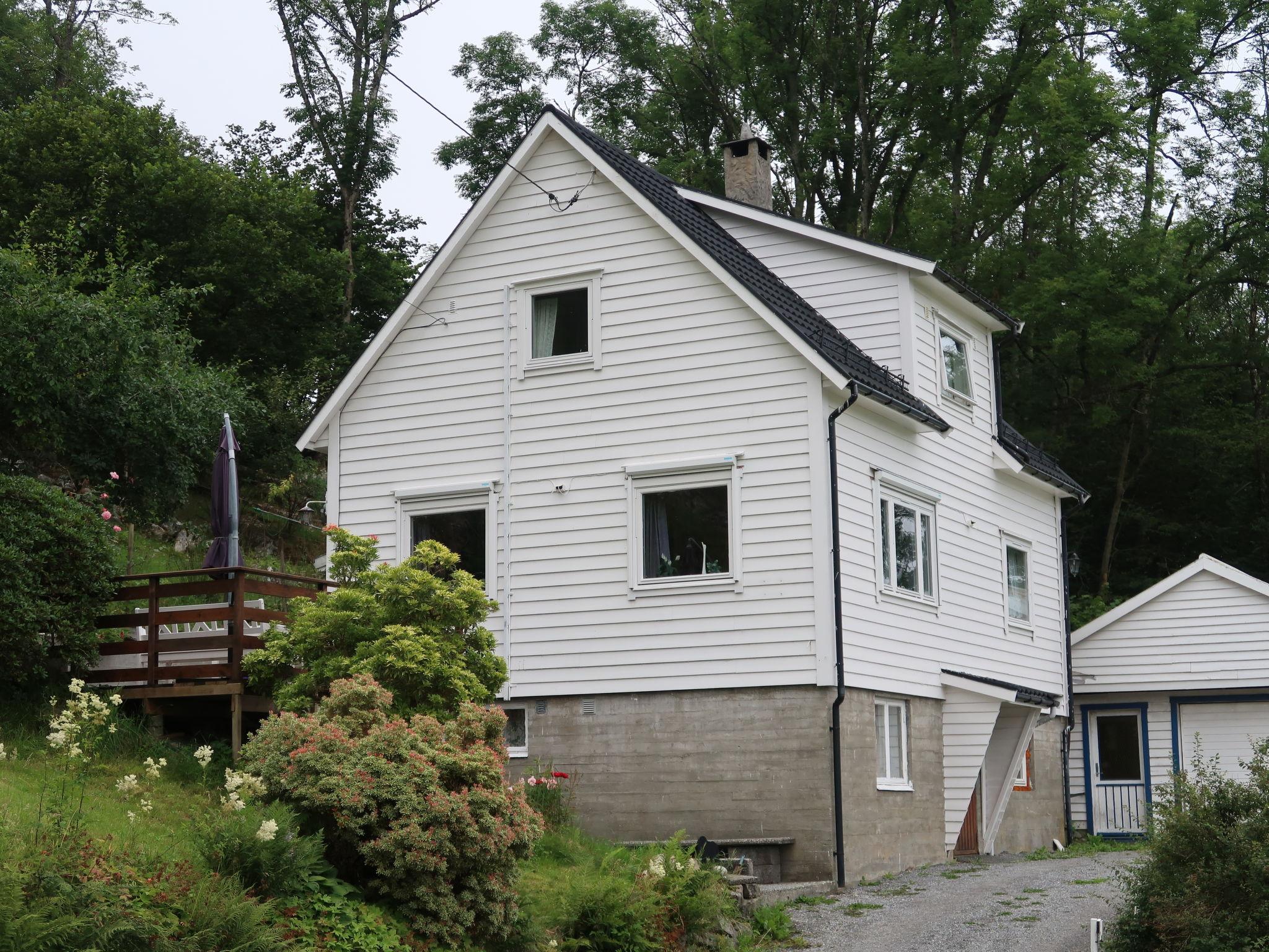 Photo 1 - Maison de 3 chambres à Tysnes avec jardin et terrasse