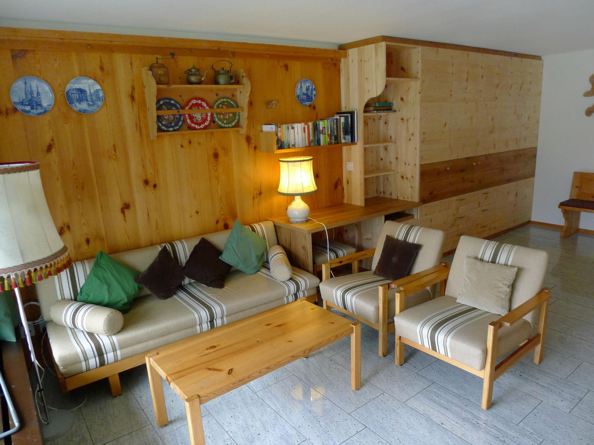 Foto 2 - Appartamento con 1 camera da letto a Disentis/Mustér con piscina e vista sulle montagne