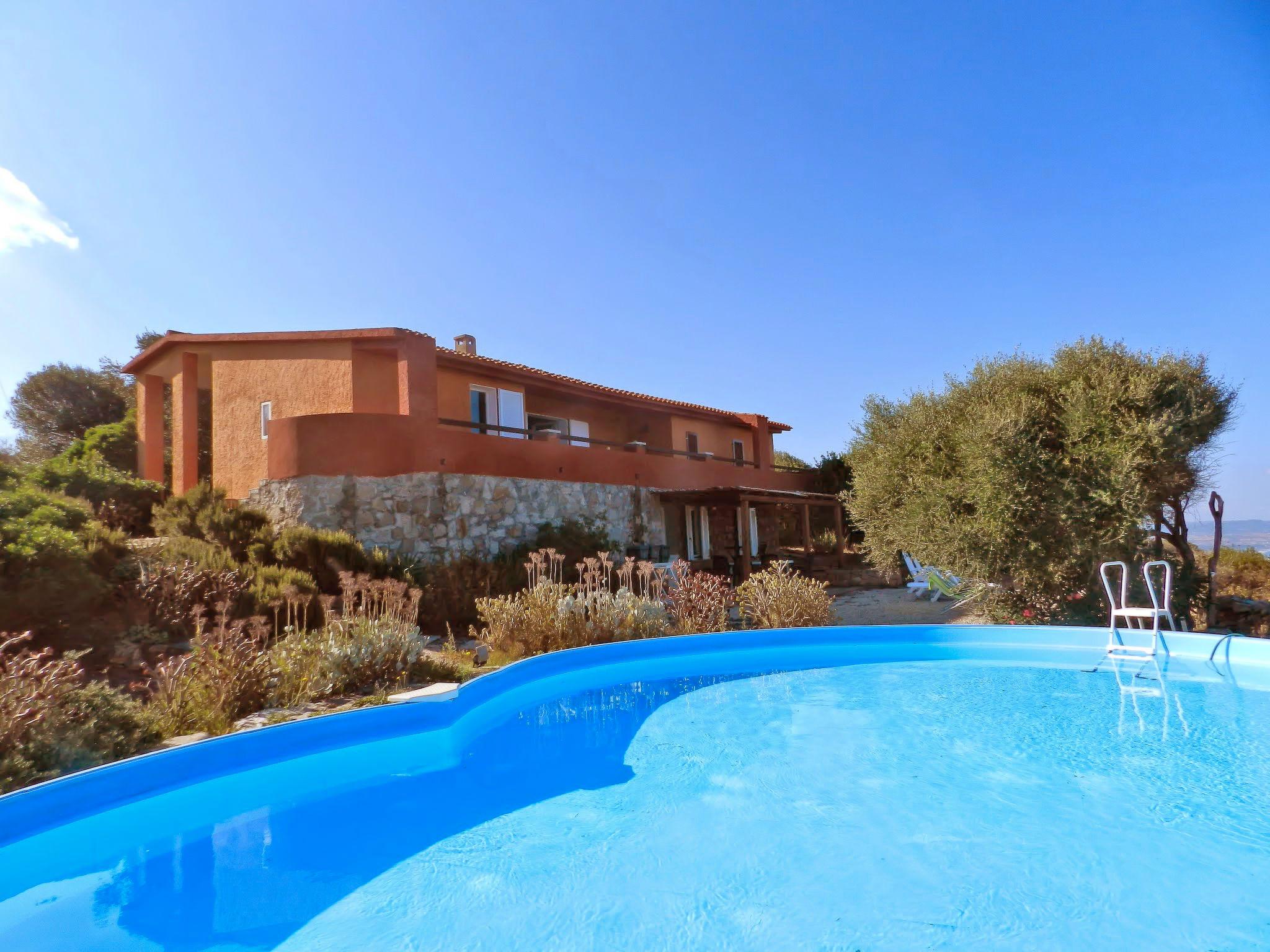 Foto 2 - Casa de 5 quartos em Trinità d'Agultu e Vignola com piscina privada e vistas do mar