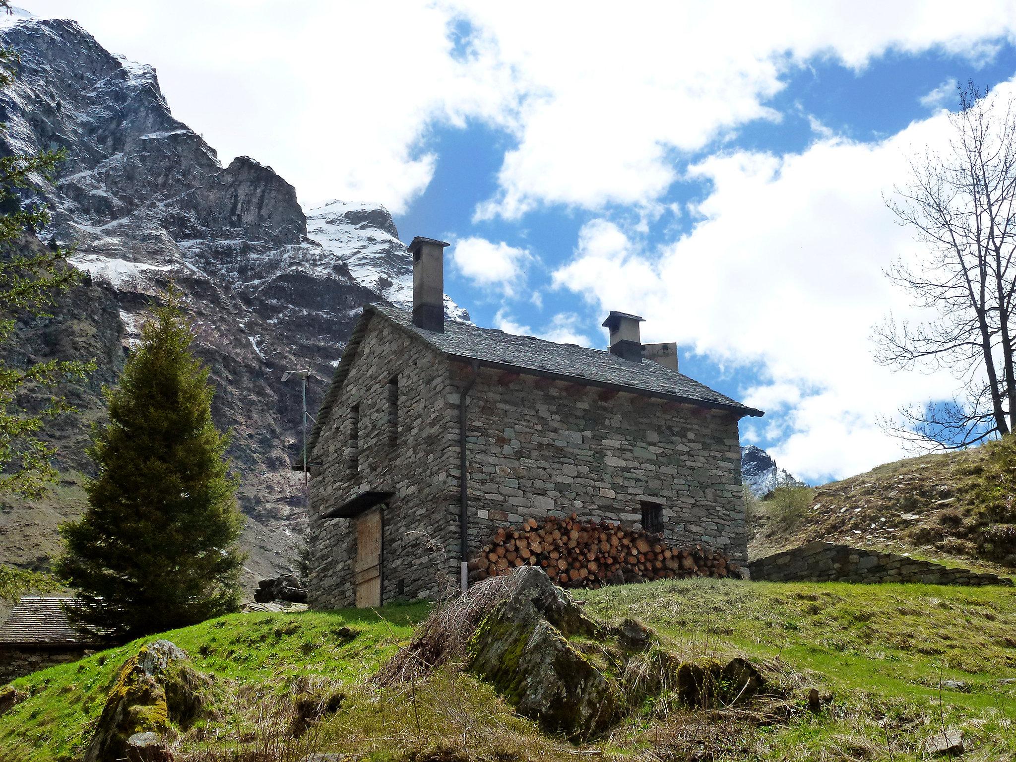 Foto 5 - Casa de 2 quartos em Serravalle com jardim e vista para a montanha