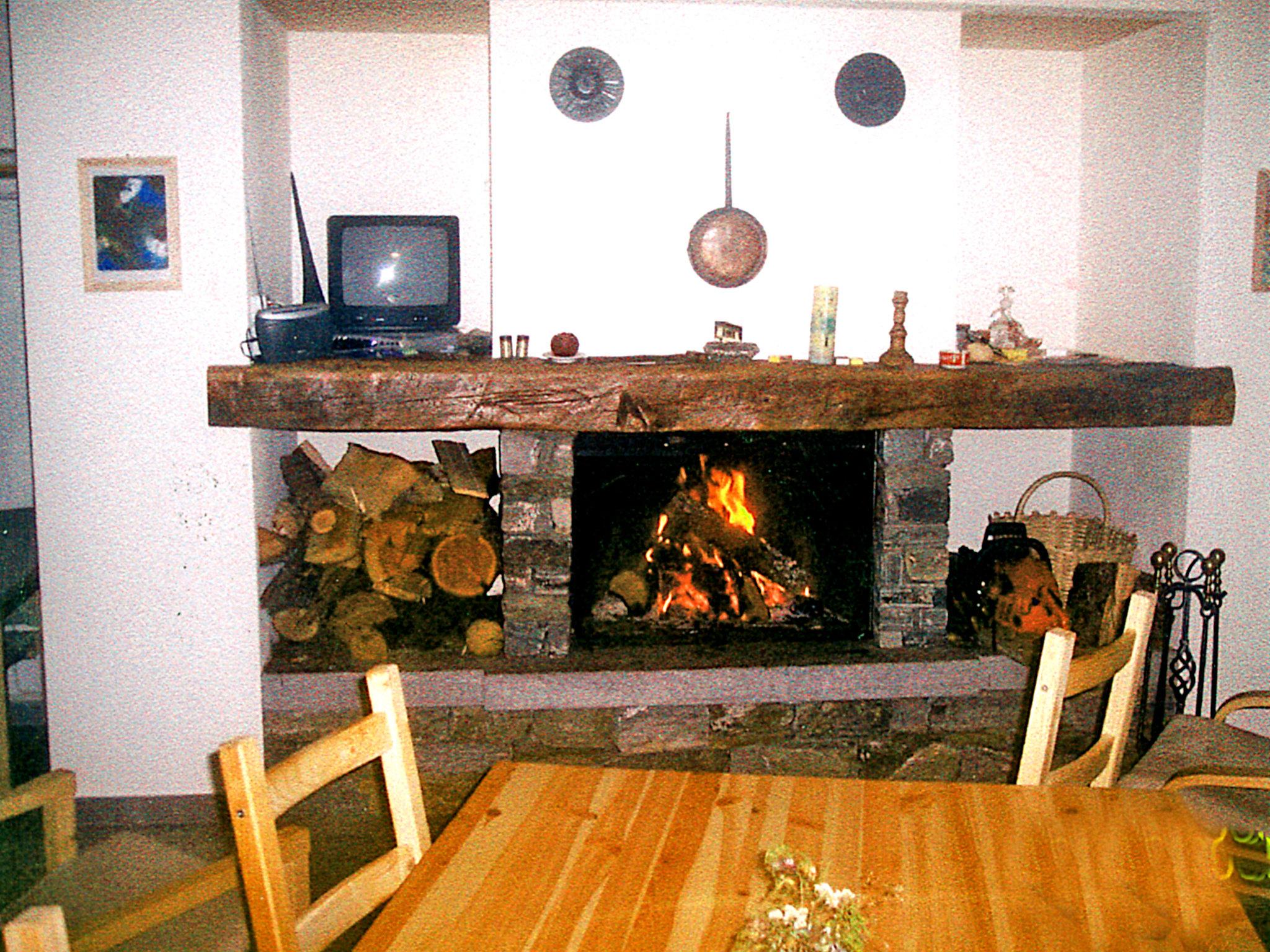 Photo 9 - Maison de 2 chambres à Serravalle avec jardin et vues sur la montagne