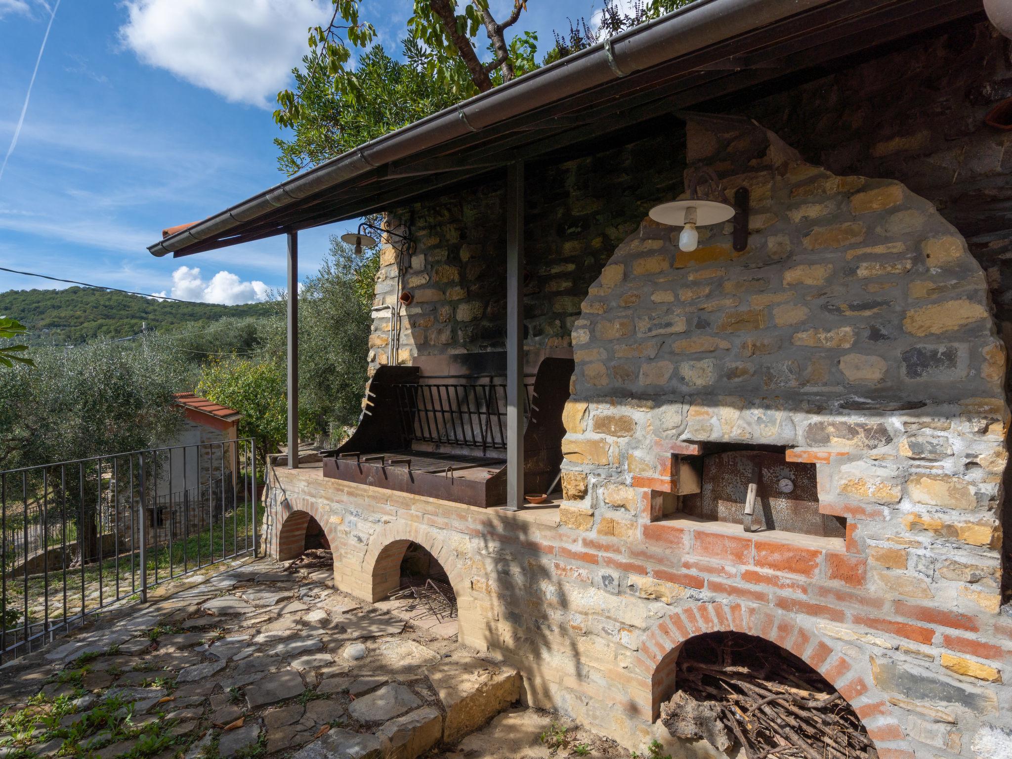 Photo 21 - Maison de 4 chambres à Pontedassio avec jardin et terrasse