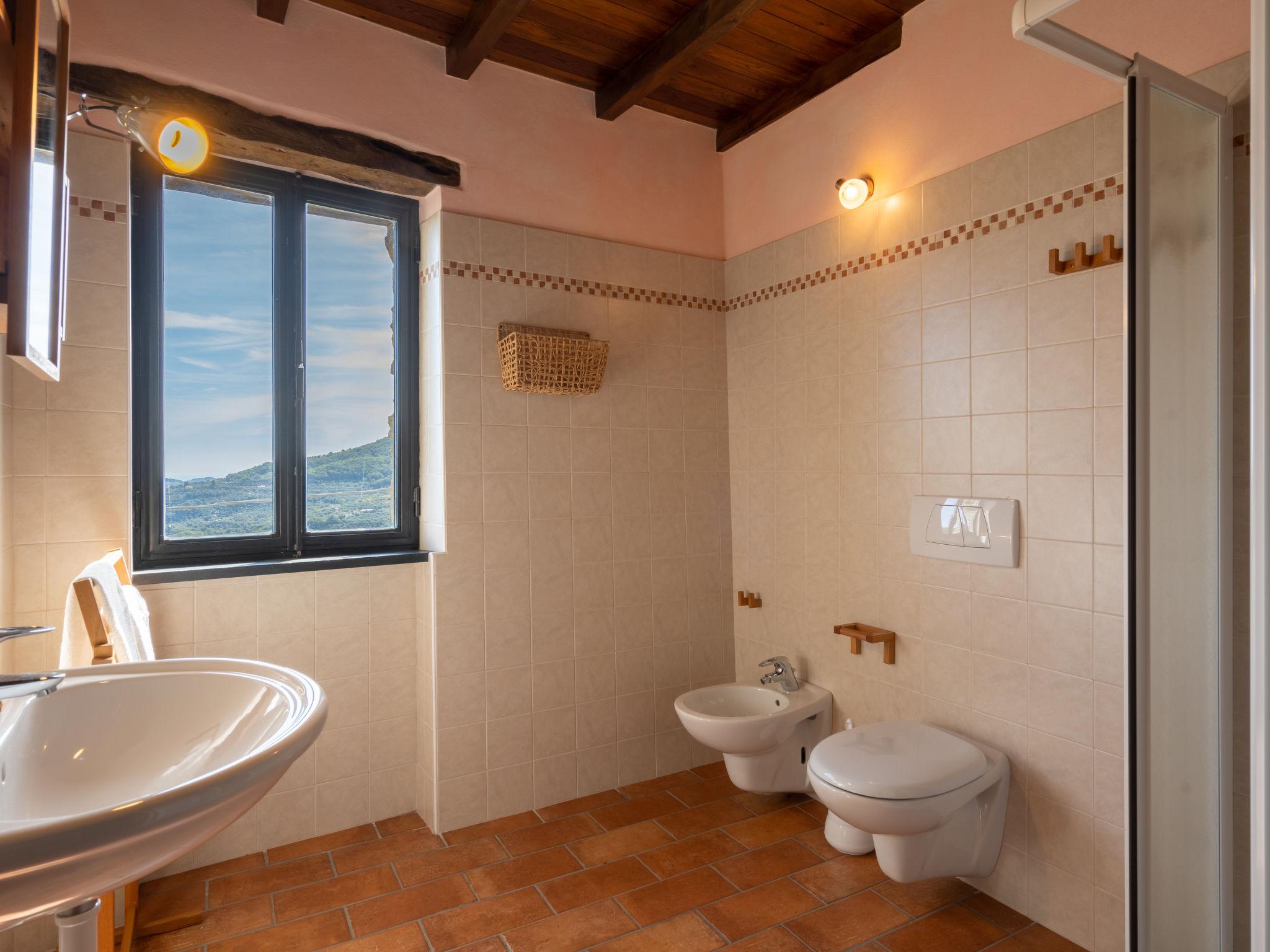 Photo 11 - 4 bedroom House in Pontedassio with terrace