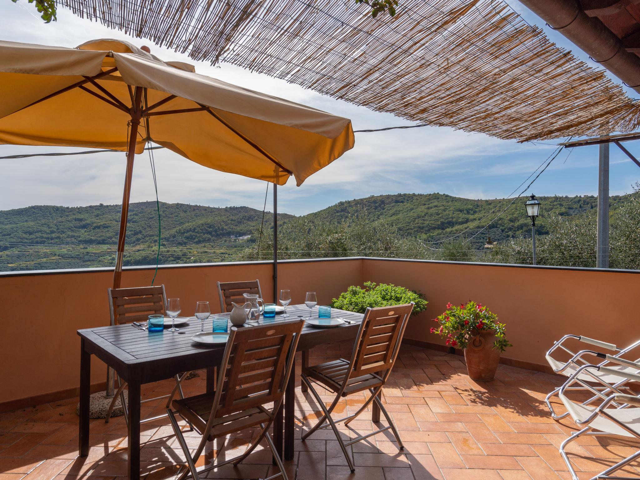 Photo 3 - Maison de 4 chambres à Pontedassio avec jardin et terrasse