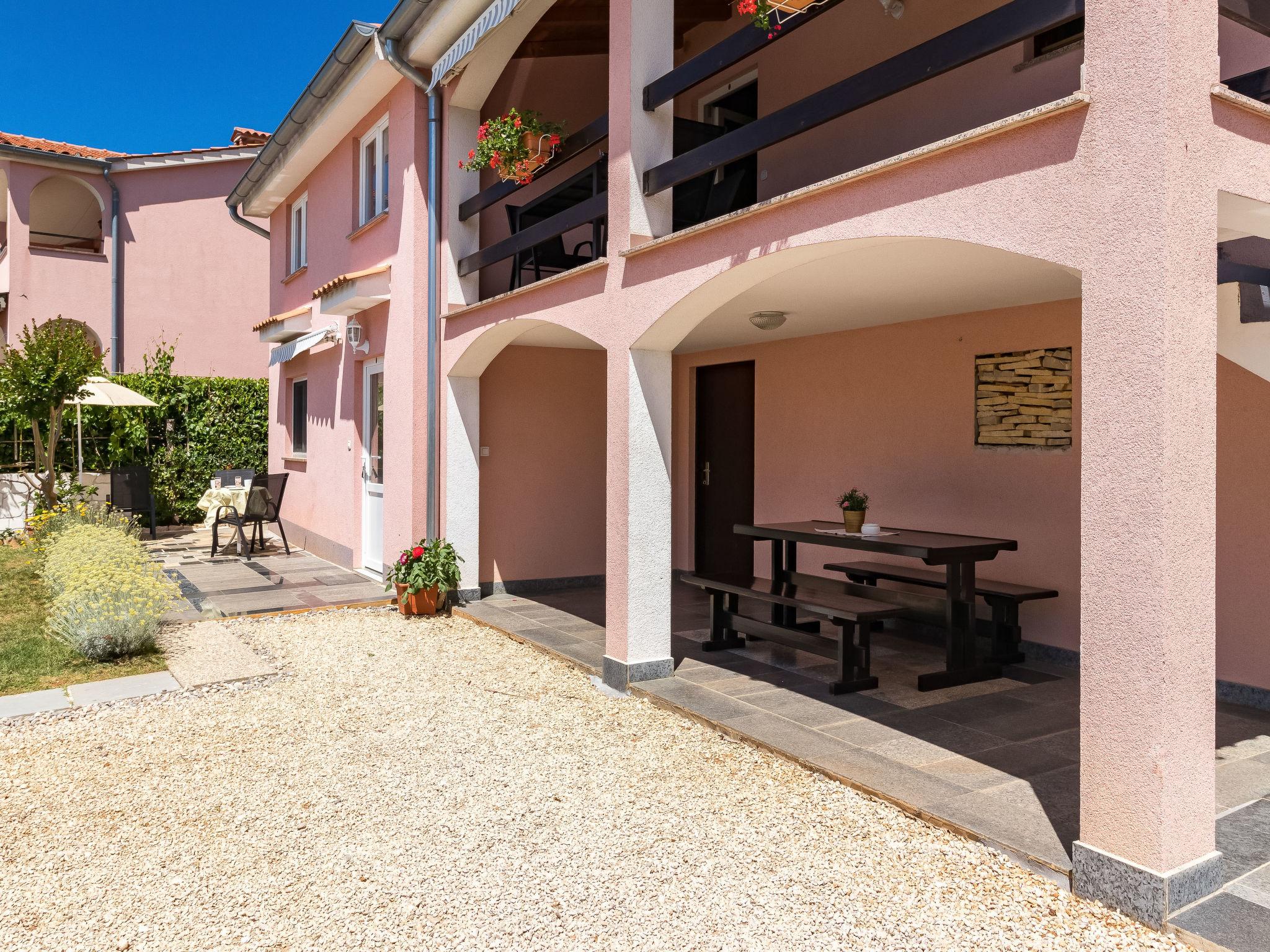 Photo 10 - Appartement en Poreč avec piscine et vues à la mer