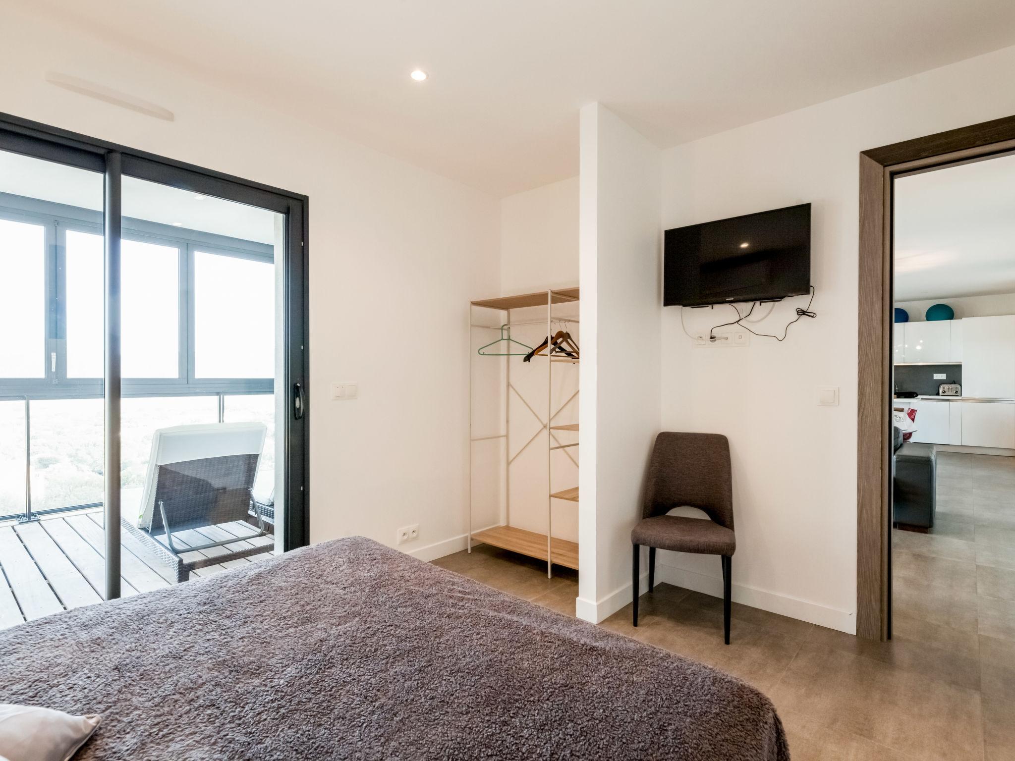 Foto 11 - Appartamento con 4 camere da letto a Porto-Vecchio con piscina e vista mare