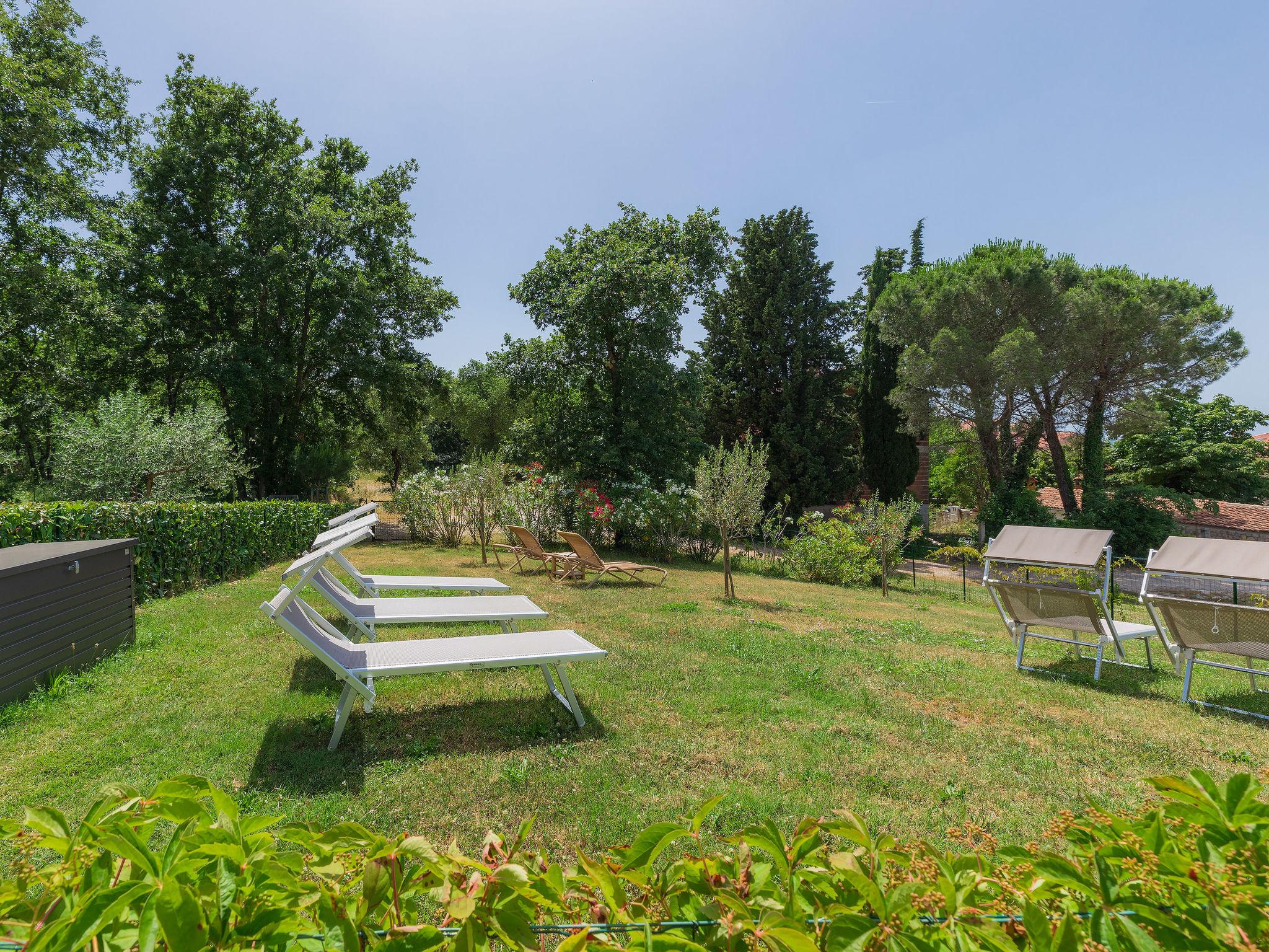 Foto 15 - Casa con 3 camere da letto a Umag con piscina privata e vista mare