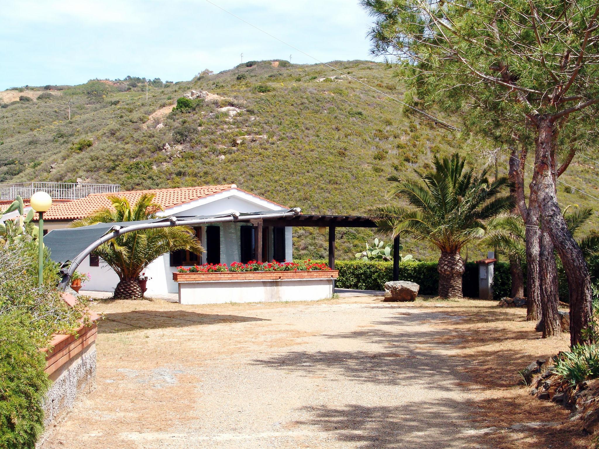 Foto 4 - Haus mit 1 Schlafzimmer in Capoliveri mit garten und blick aufs meer