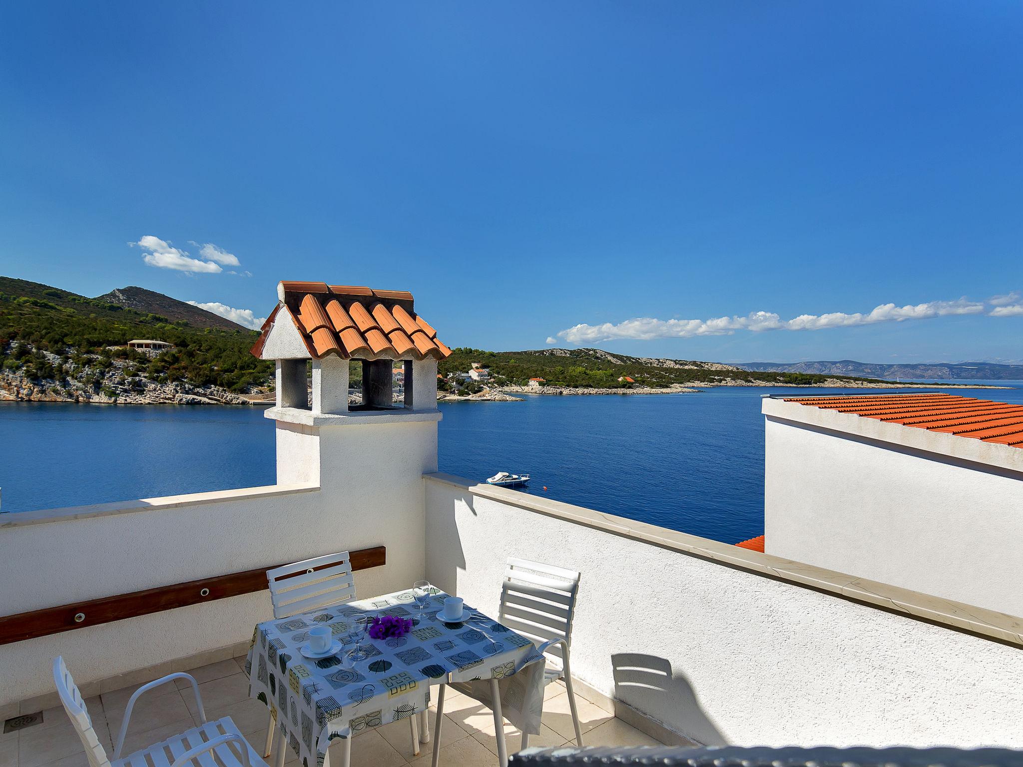 Photo 5 - Appartement de 2 chambres à Jelsa avec terrasse et vues à la mer