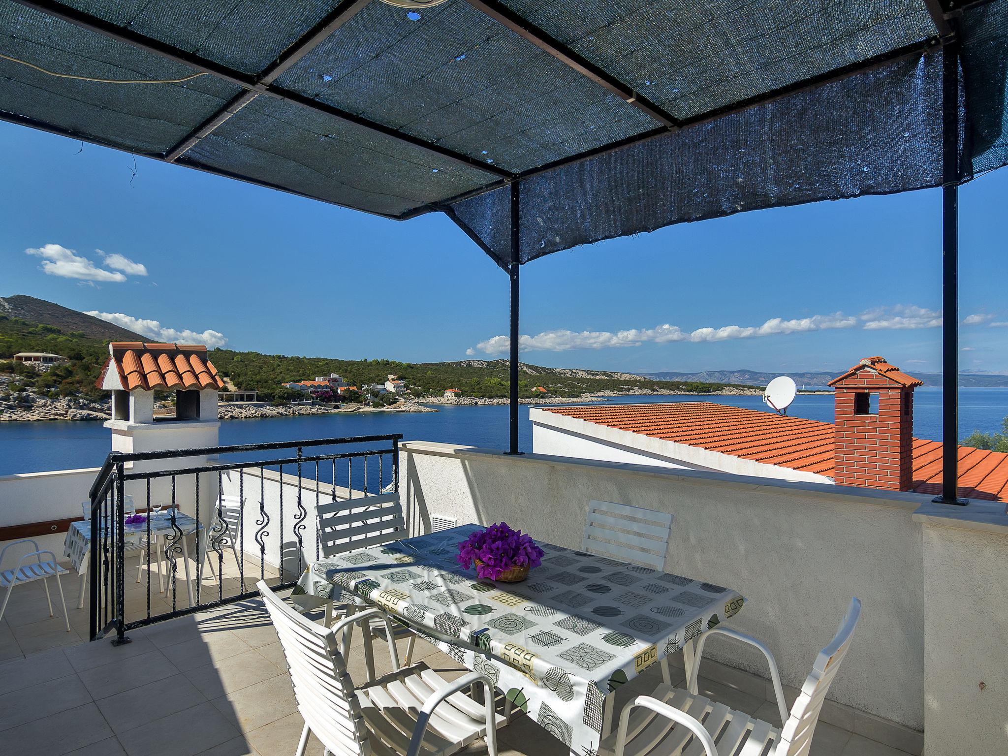 Foto 1 - Apartamento de 2 quartos em Jelsa com terraço e vistas do mar
