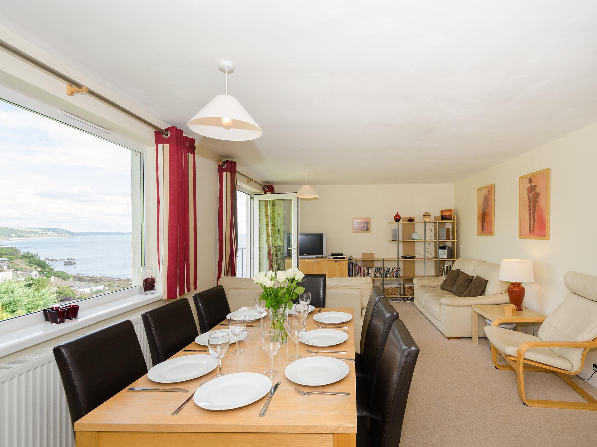 Photo 3 - 4 bedroom Apartment in Looe with garden and sea view