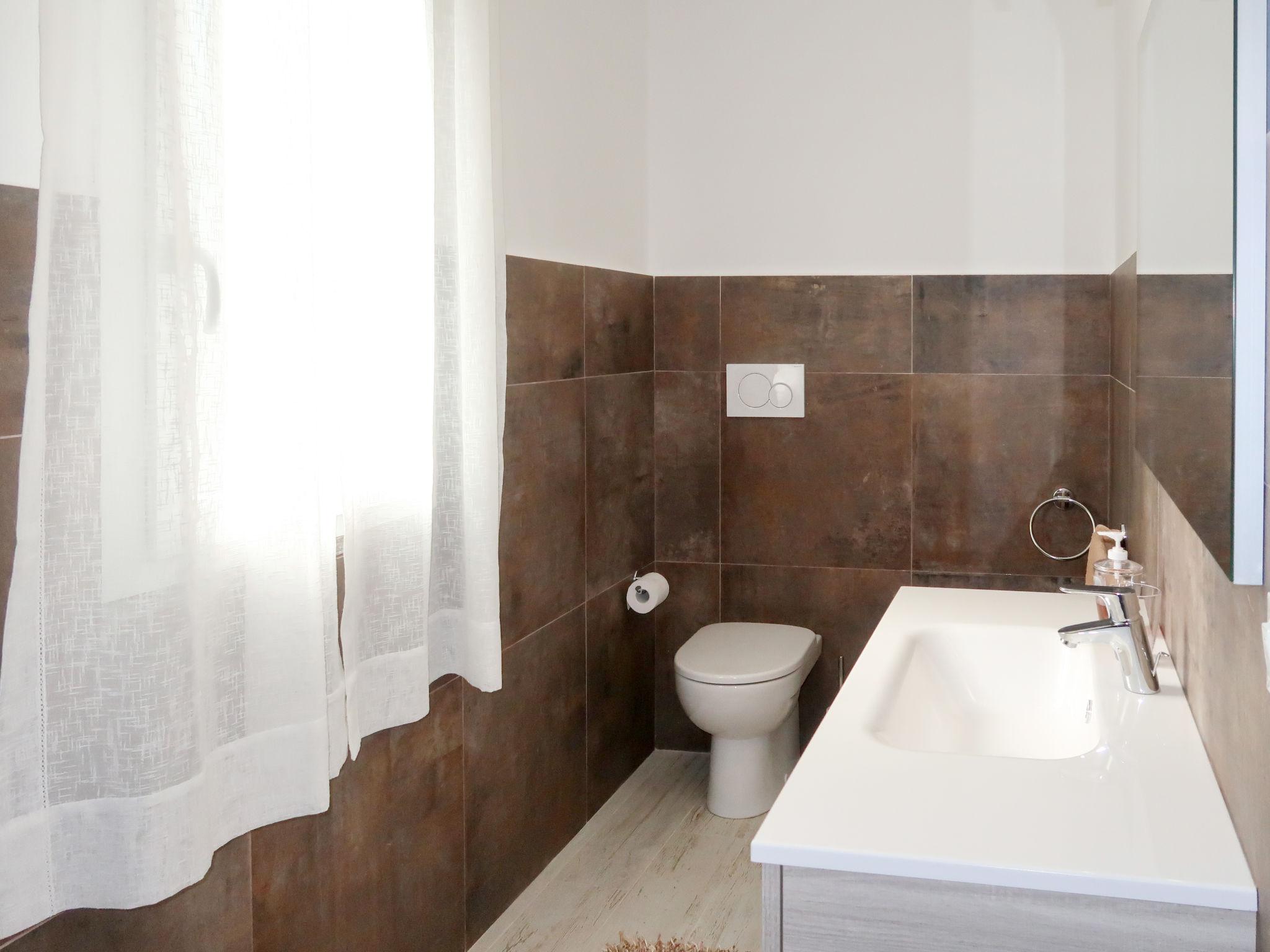 Photo 16 - 2 bedroom Apartment in Villanova d'Albenga with garden and terrace