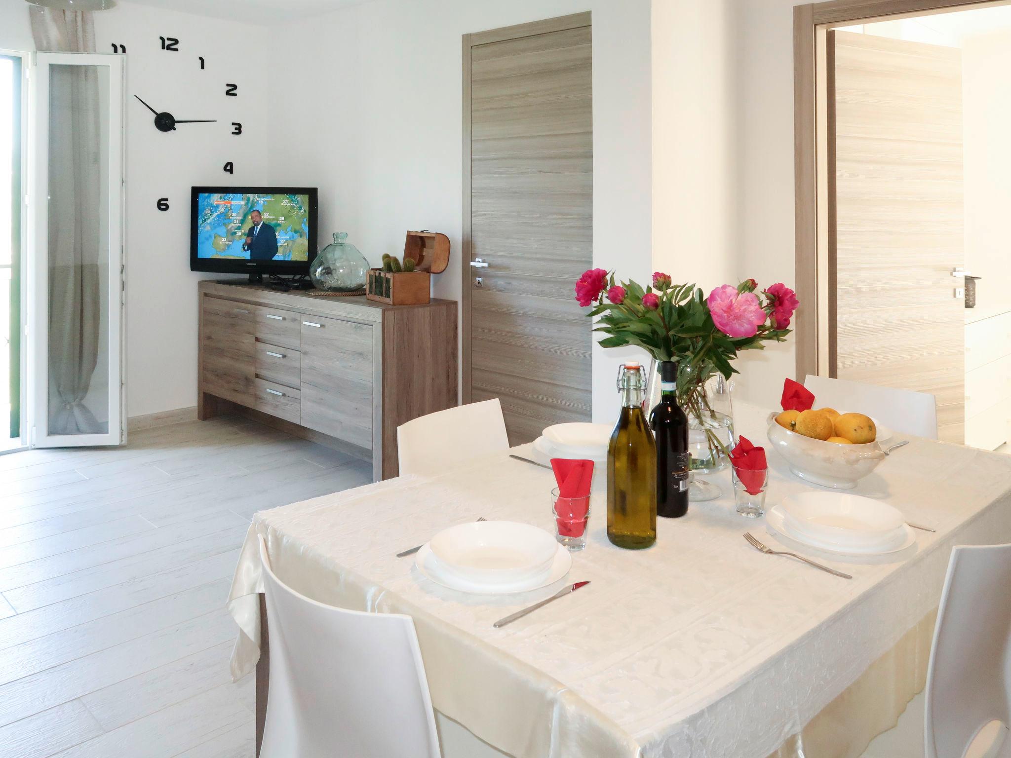 Photo 5 - Appartement de 2 chambres à Villanova d'Albenga avec jardin et vues à la mer