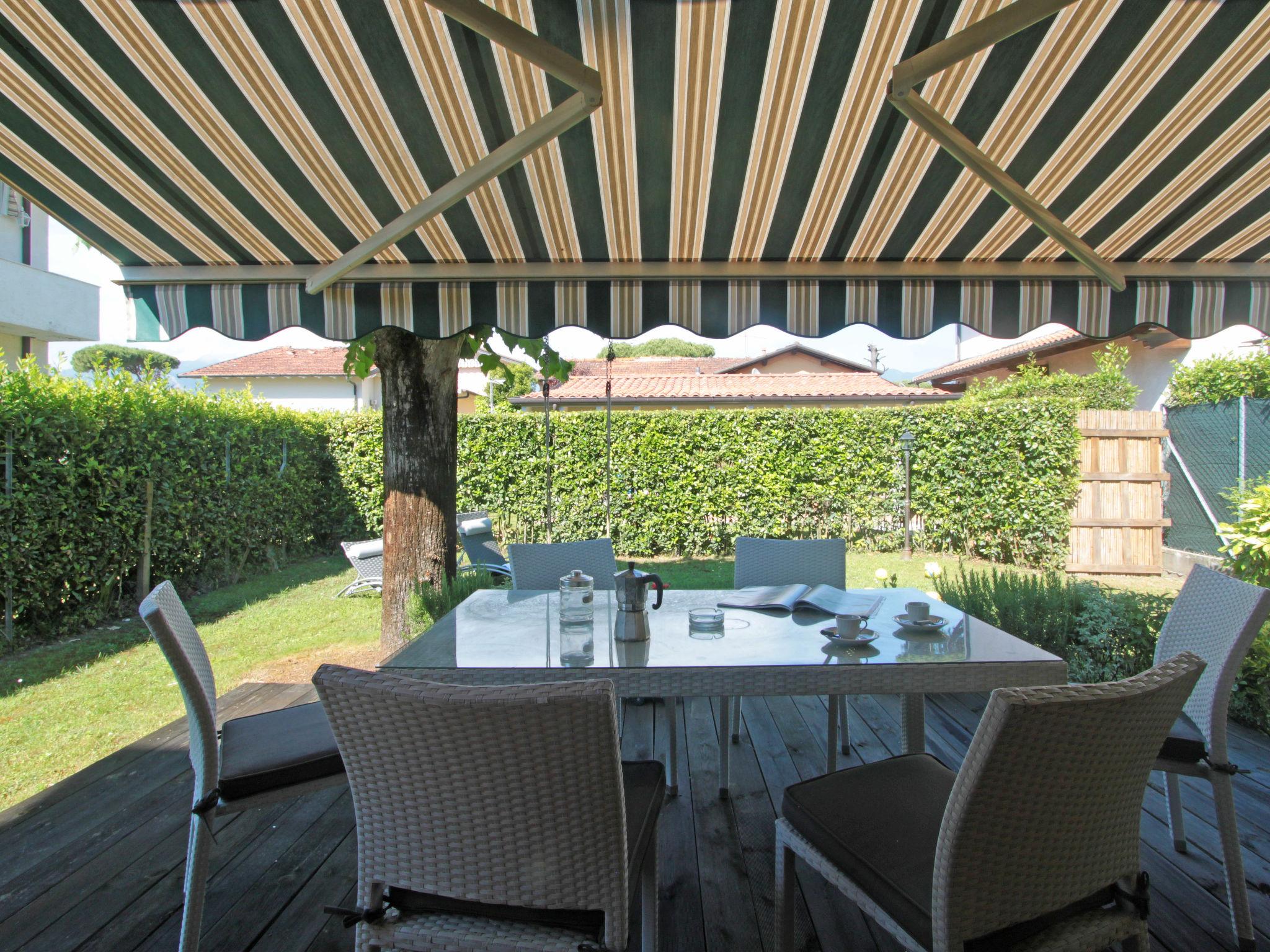 Photo 25 - 3 bedroom House in Forte dei Marmi with garden and sea view