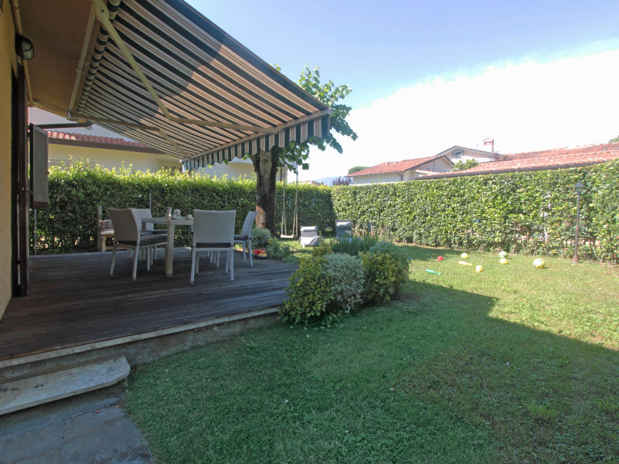 Photo 5 - Maison de 3 chambres à Forte dei Marmi avec jardin et terrasse