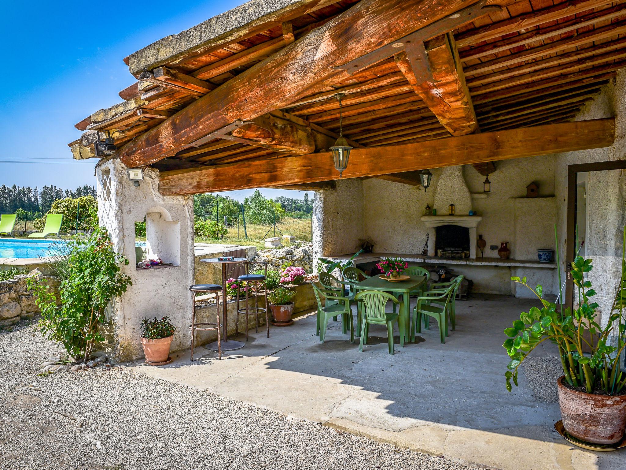 Foto 23 - Casa con 4 camere da letto a Pernes-les-Fontaines con piscina privata e giardino