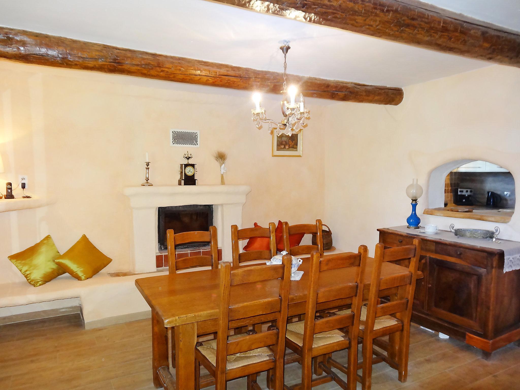 Photo 8 - 4 bedroom House in Pernes-les-Fontaines with private pool and garden