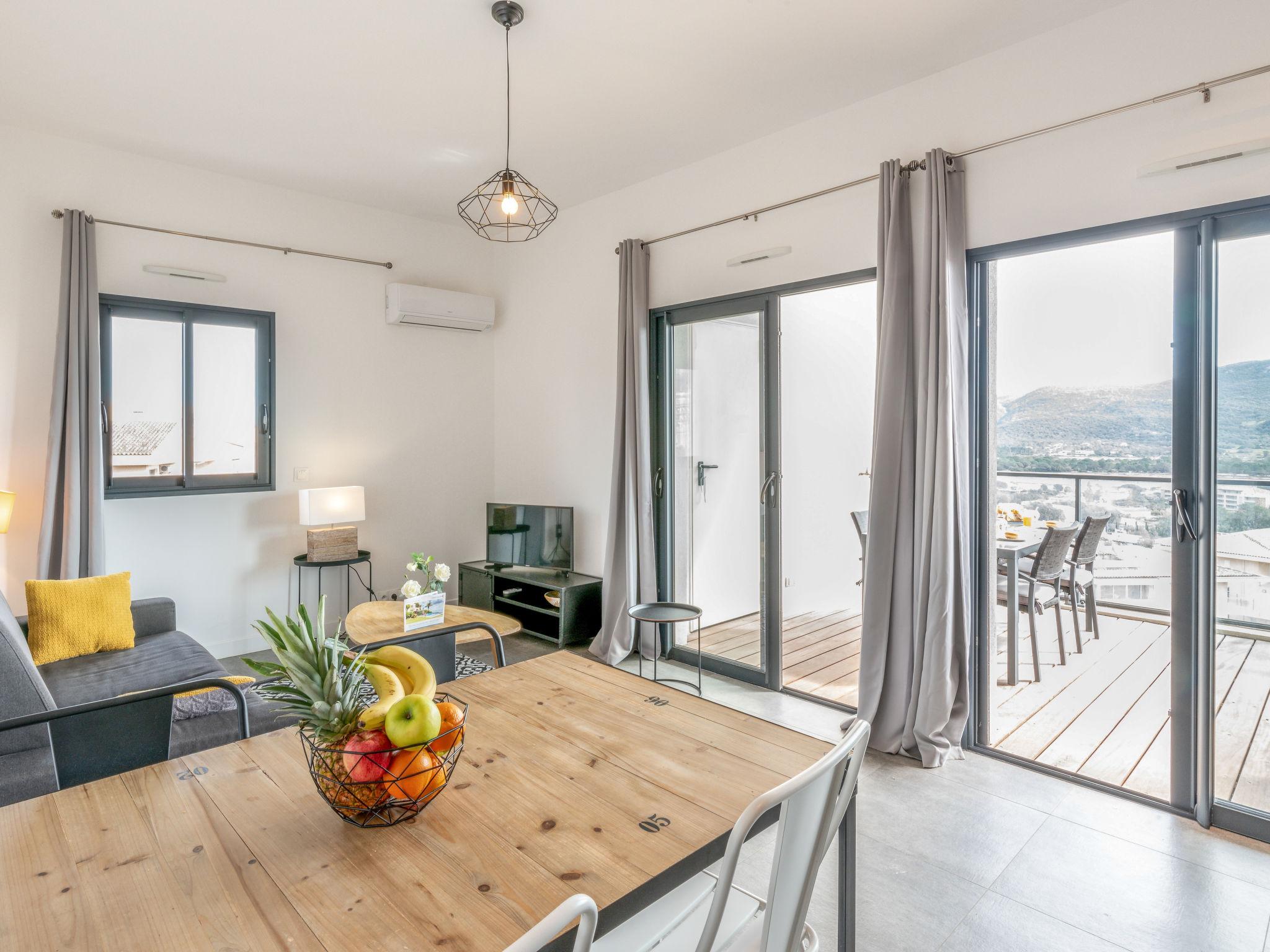 Foto 6 - Apartamento de 1 quarto em Porto-Vecchio com piscina e vistas do mar
