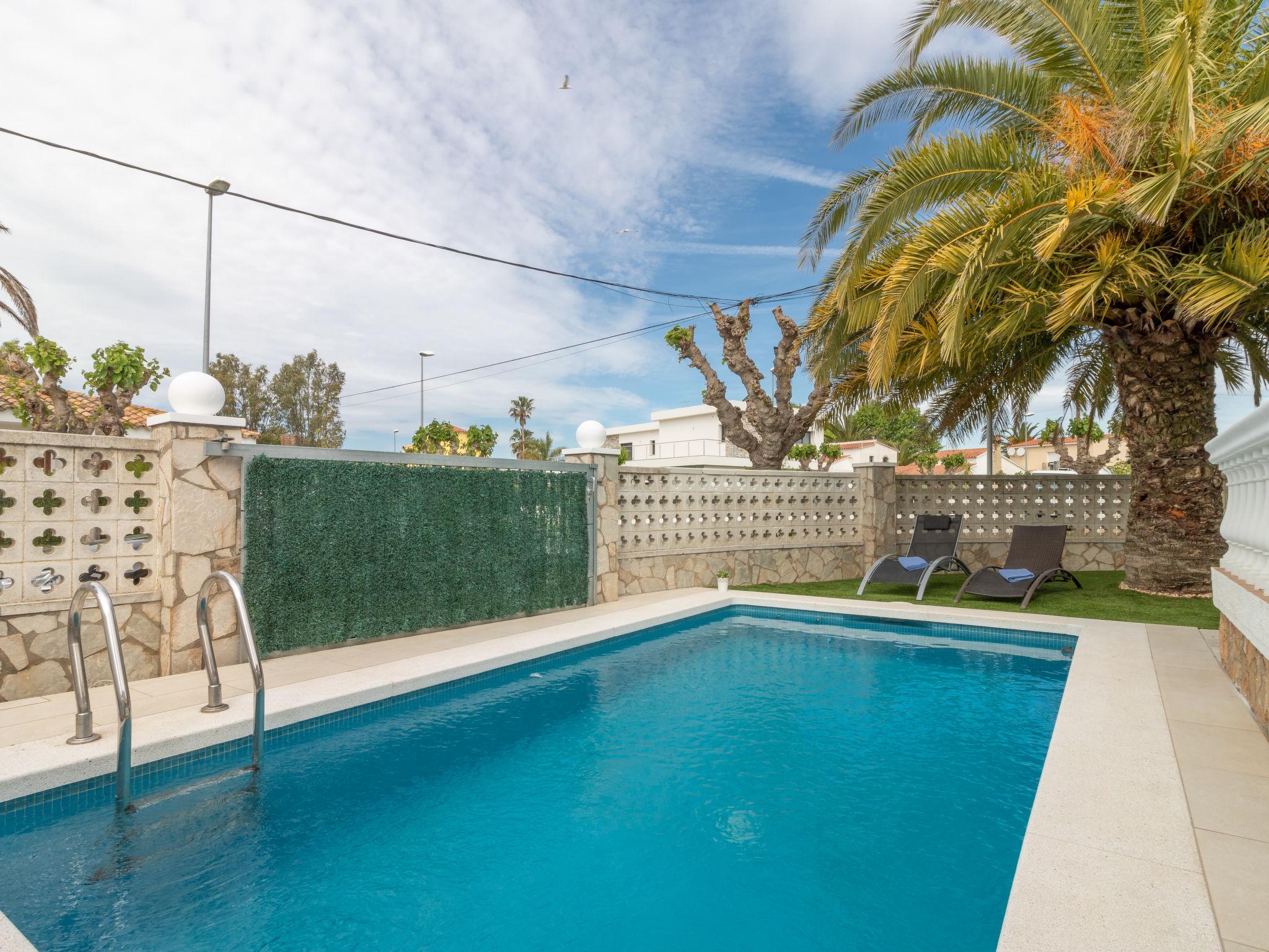 Photo 18 - Maison de 2 chambres à Castelló d'Empúries avec piscine privée et vues à la mer