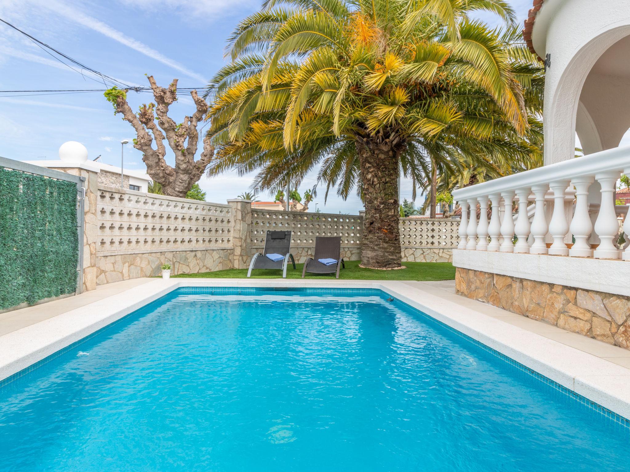 Foto 17 - Casa de 2 quartos em Castelló d'Empúries com piscina privada e jardim