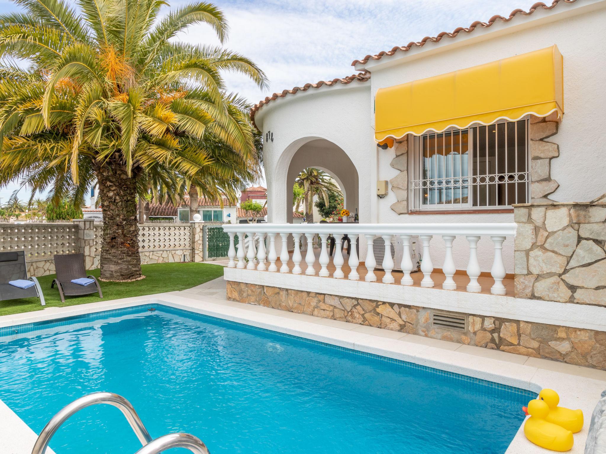 Foto 1 - Casa de 2 habitaciones en Castelló d'Empúries con piscina privada y vistas al mar