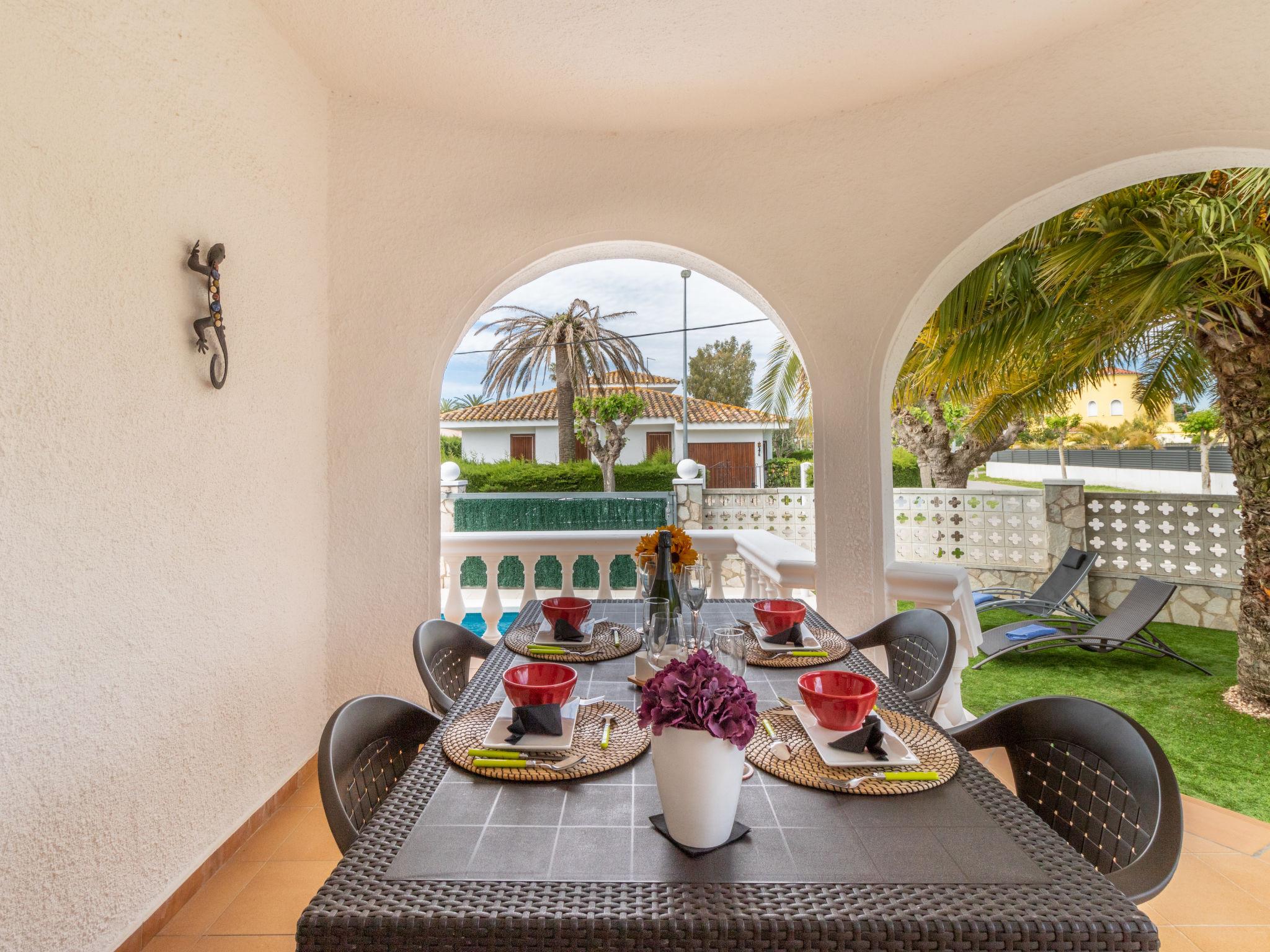 Photo 6 - Maison de 2 chambres à Castelló d'Empúries avec piscine privée et jardin