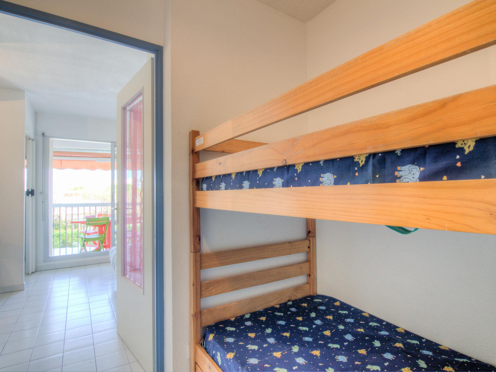 Foto 7 - Appartamento con 1 camera da letto a La Grande-Motte con piscina e vista mare