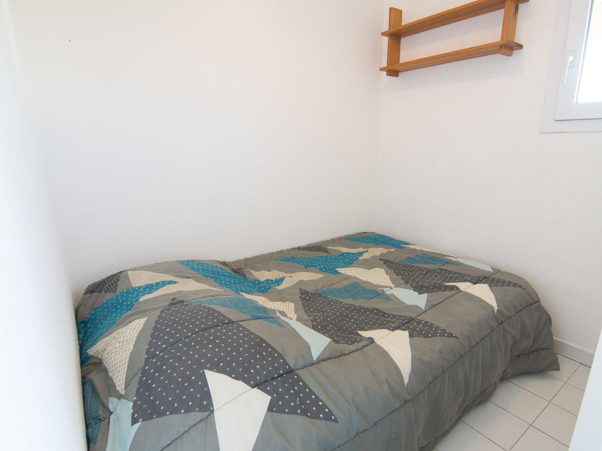 Foto 5 - Appartamento con 1 camera da letto a La Grande-Motte con piscina e vista mare