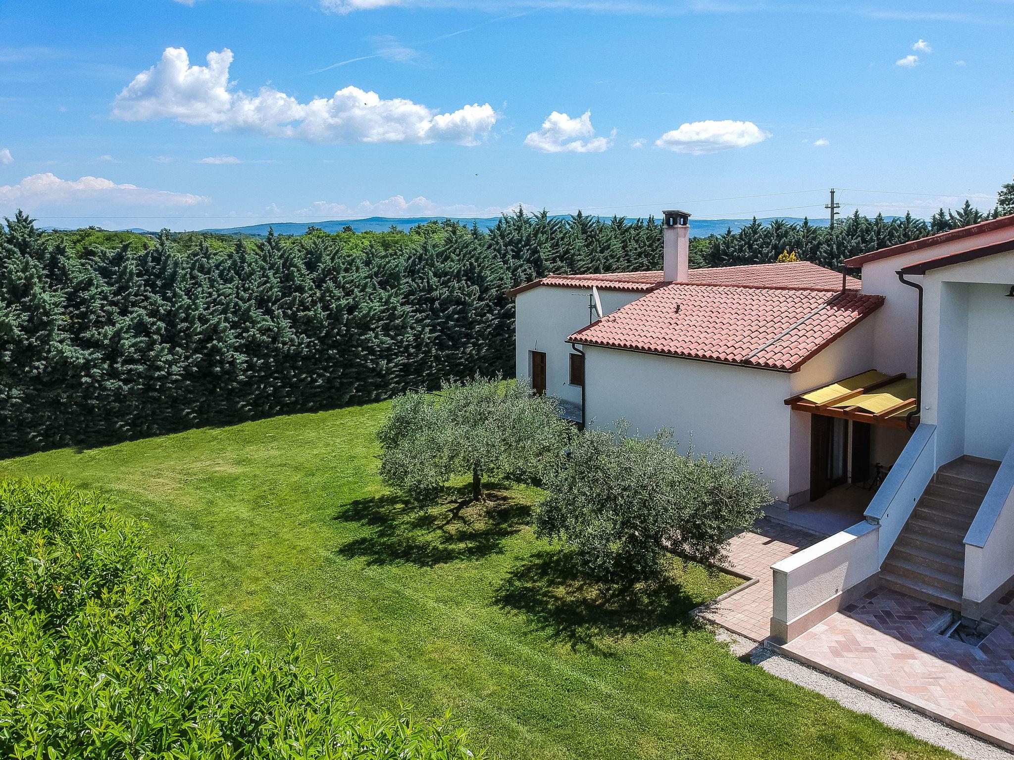 Photo 3 - Maison de 2 chambres à Marčana avec jardin et vues à la mer