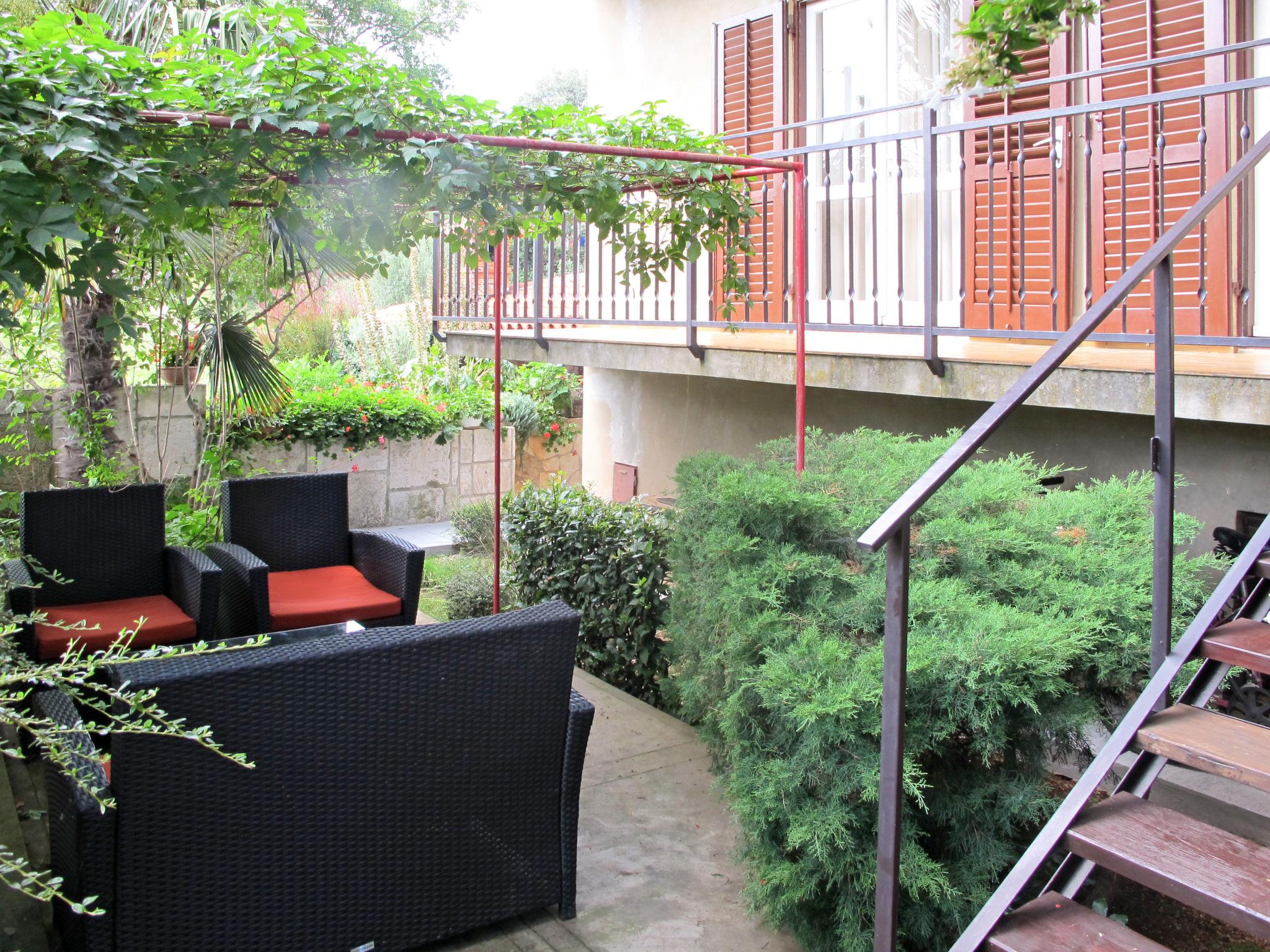 Foto 18 - Apartamento de 4 quartos em Marčana com jardim e terraço