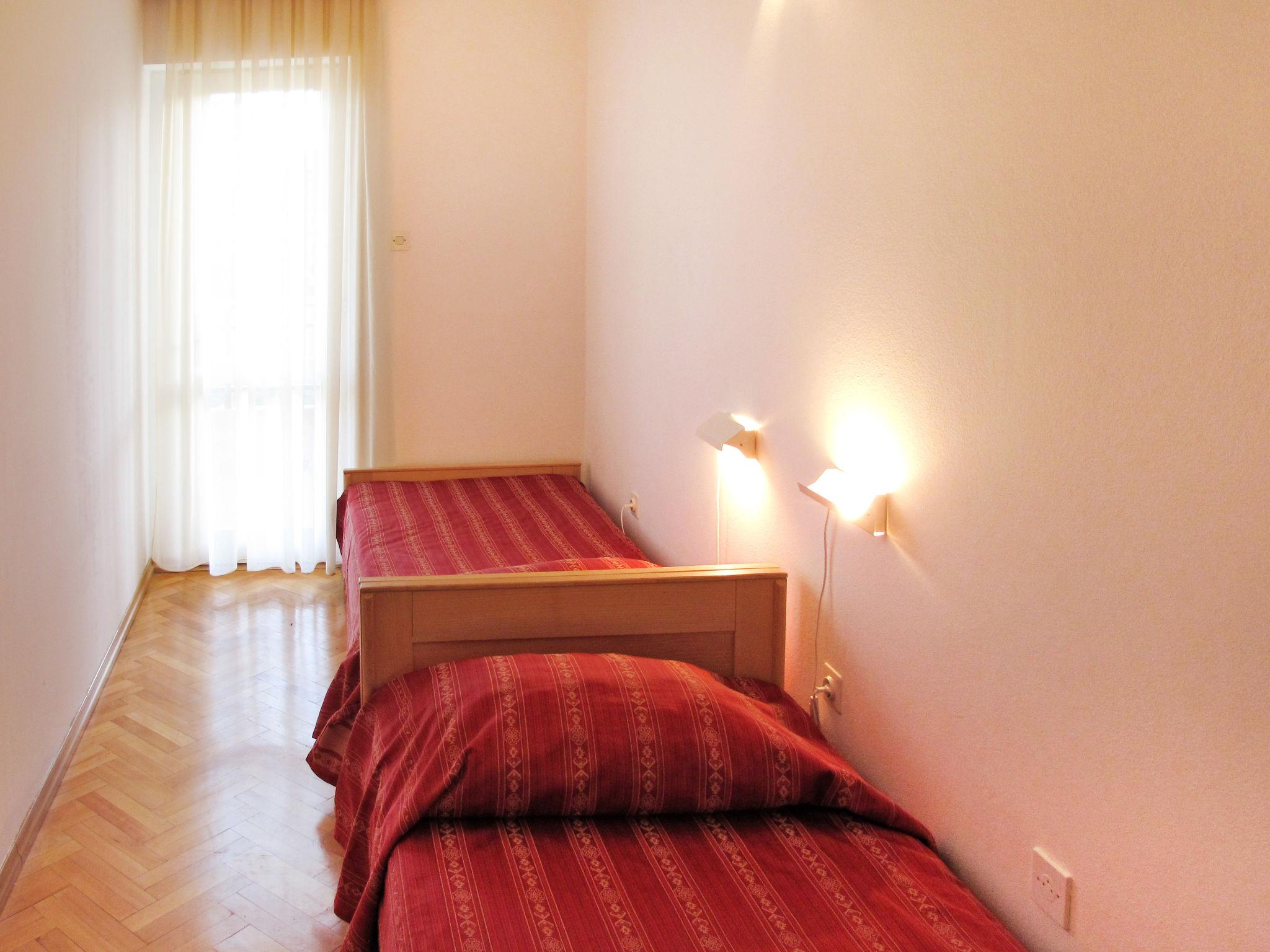 Foto 21 - Appartamento con 4 camere da letto a Marčana con terrazza e vista mare
