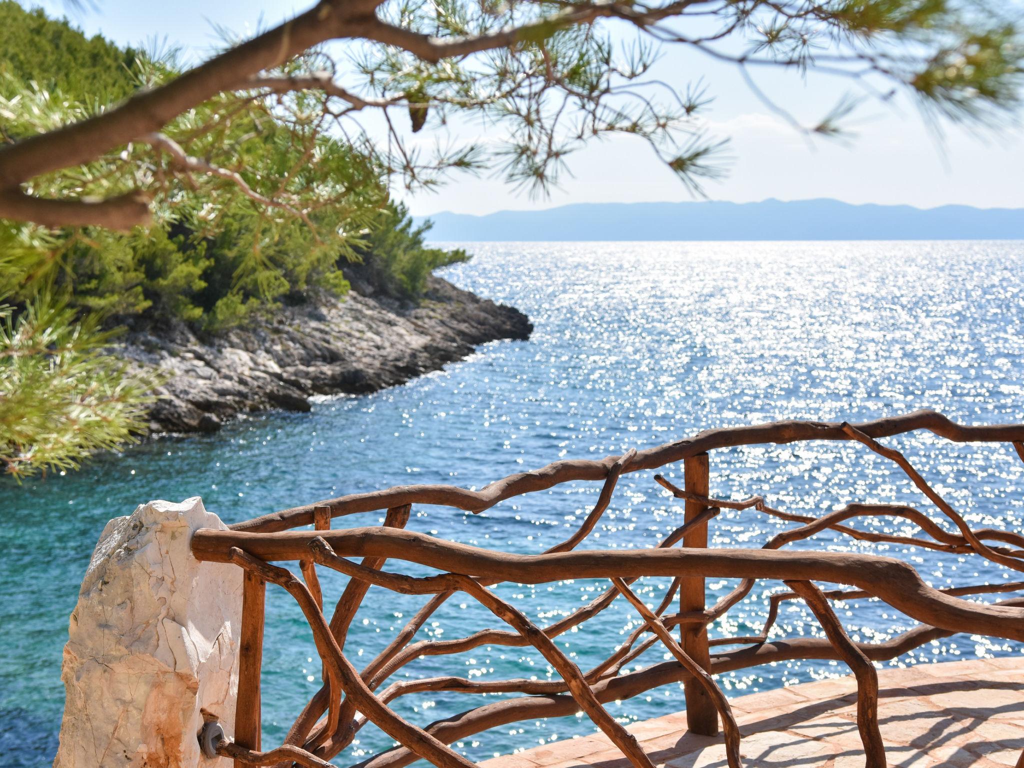 Photo 25 - Maison de 2 chambres à Jelsa avec terrasse et vues à la mer