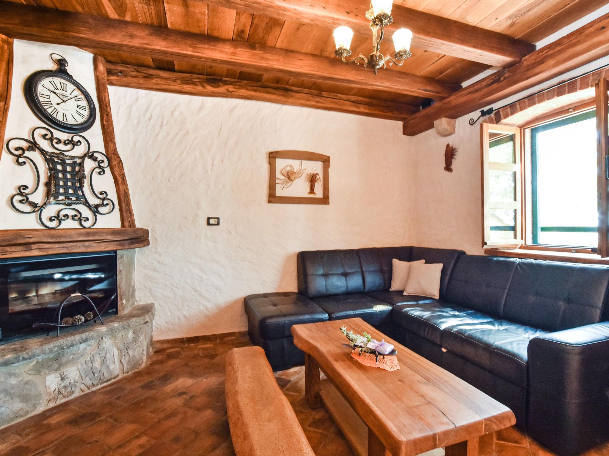 Photo 9 - 2 bedroom House in Jelsa with garden and terrace