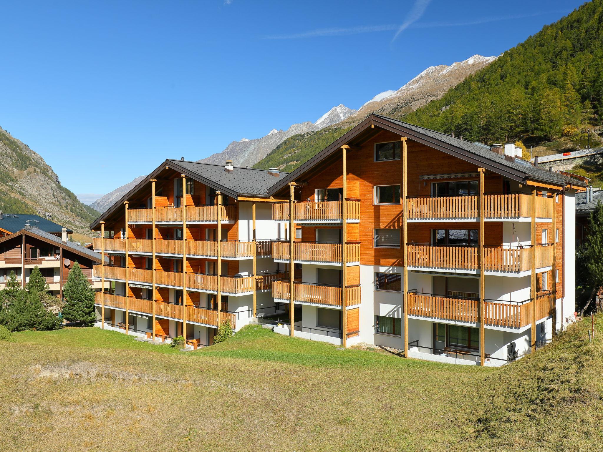 Foto 11 - Apartamento de 1 habitación en Zermatt con terraza y vistas a la montaña