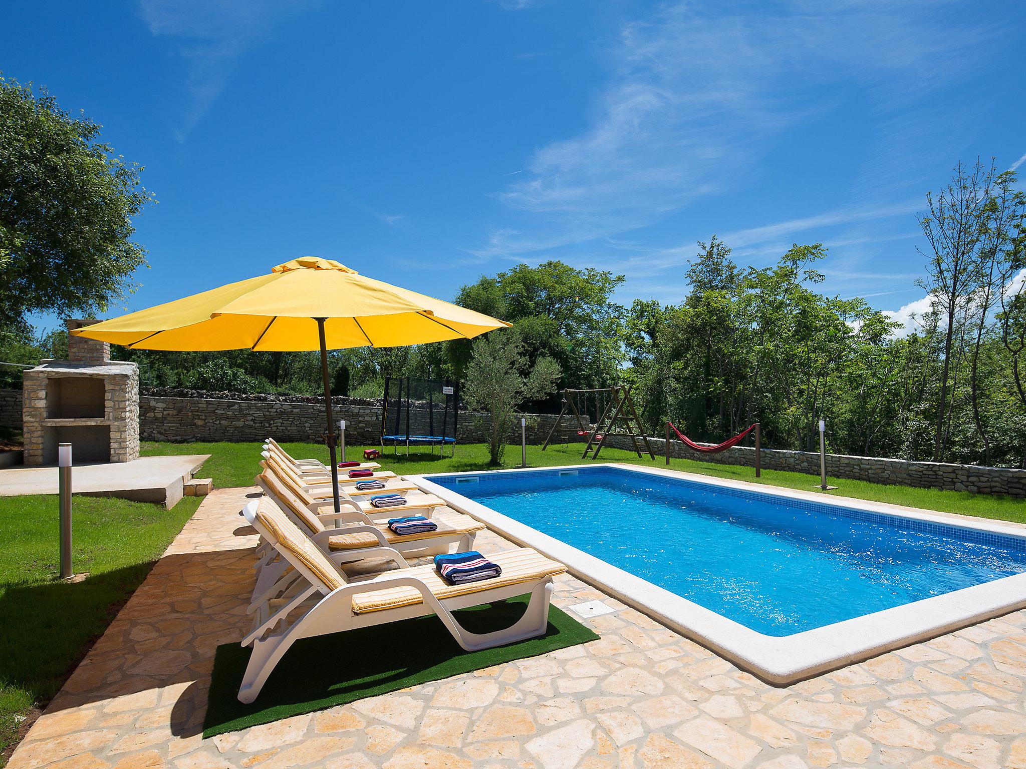 Photo 13 - Maison de 3 chambres à Raša avec piscine privée et jardin