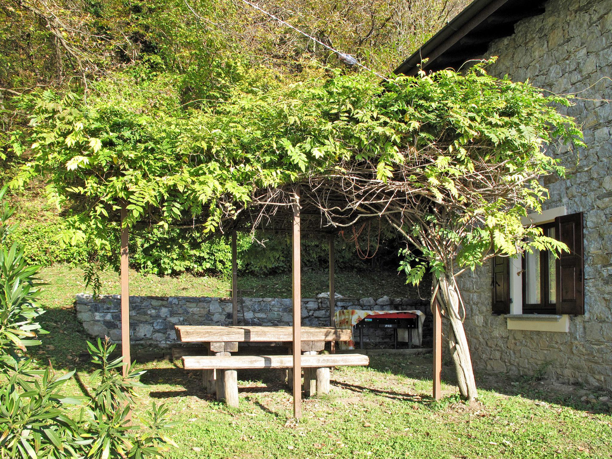 Photo 20 - Maison de 2 chambres à Gravedona ed Uniti avec jardin et terrasse